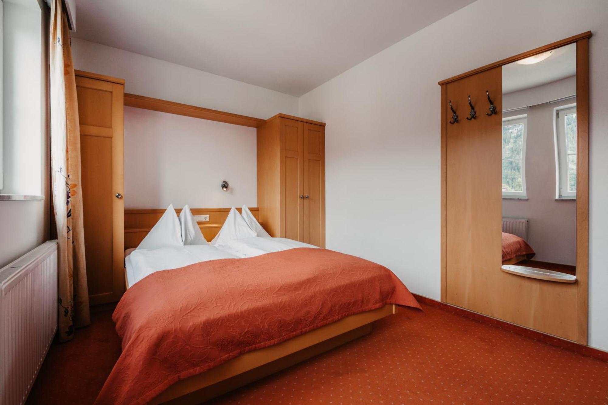 Deluxe Suite - Photo 3