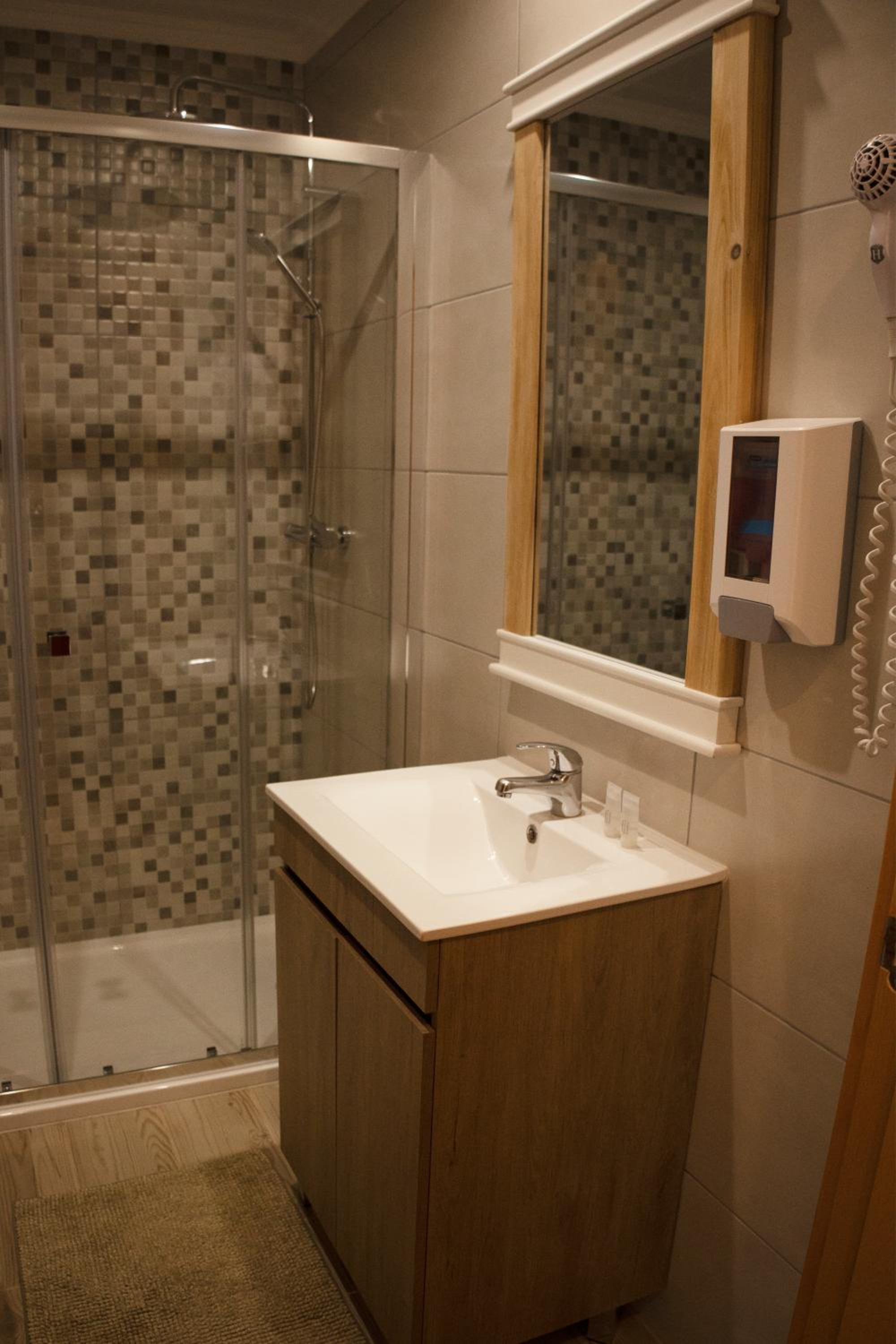 Superior Twin Room - Photo 4