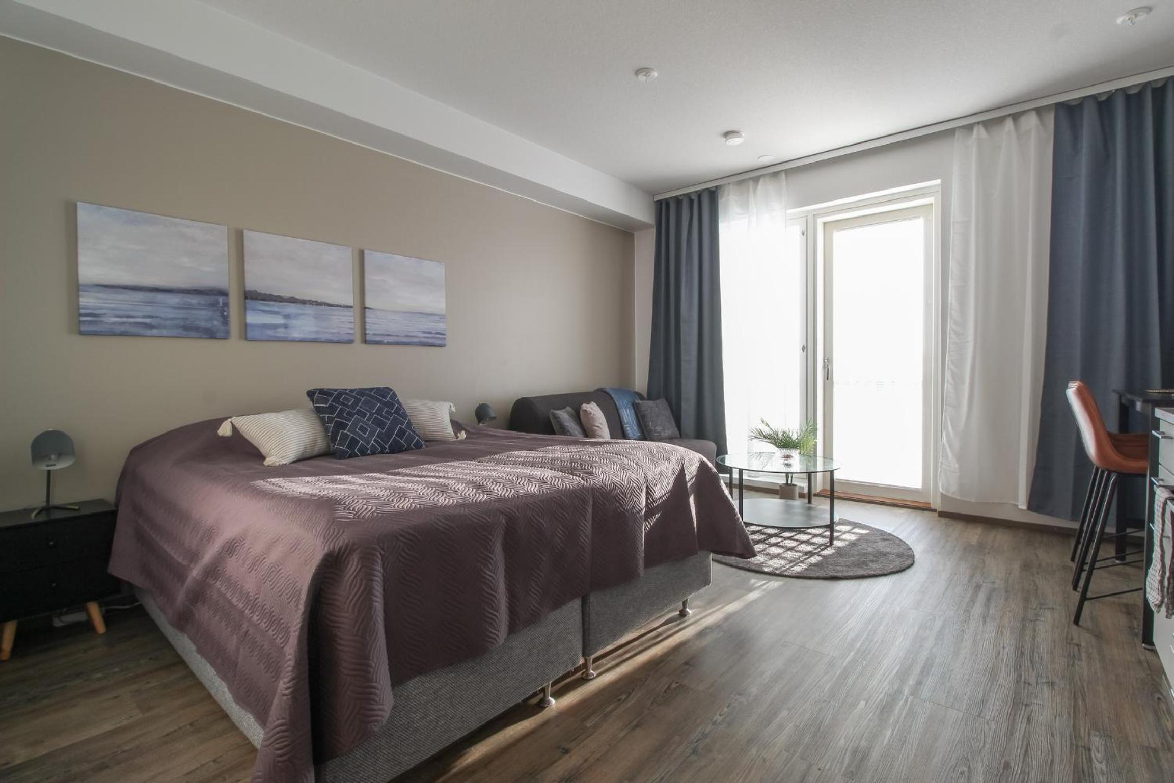 One-Bedroom Apartment