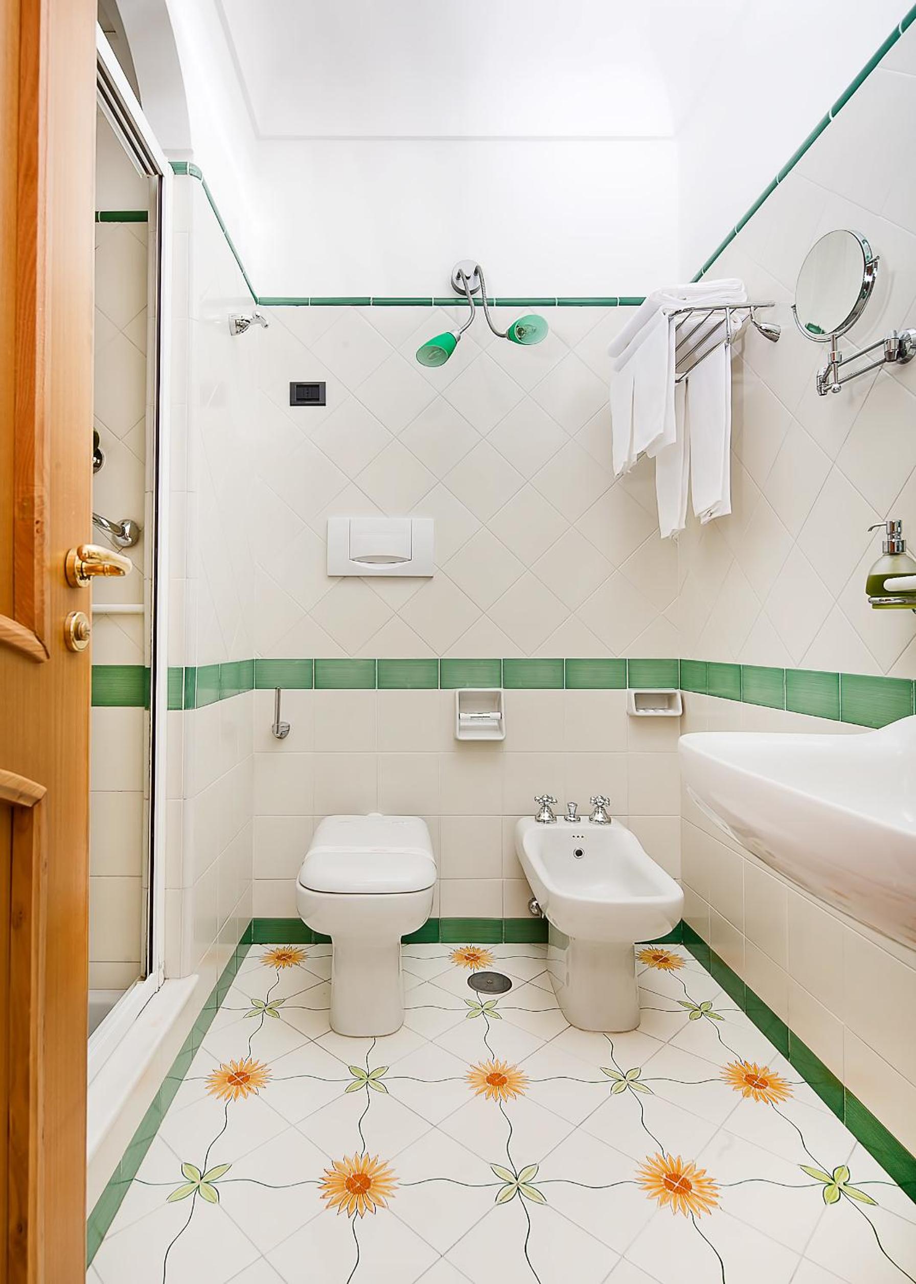 Superior Double Room with Sea View - Photo 4