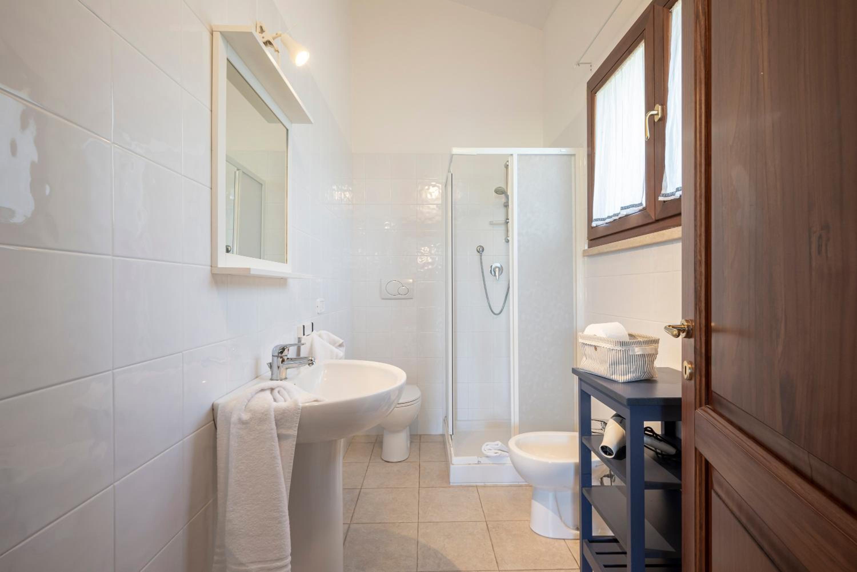 One-Bedroom Apartment - Photo 12
