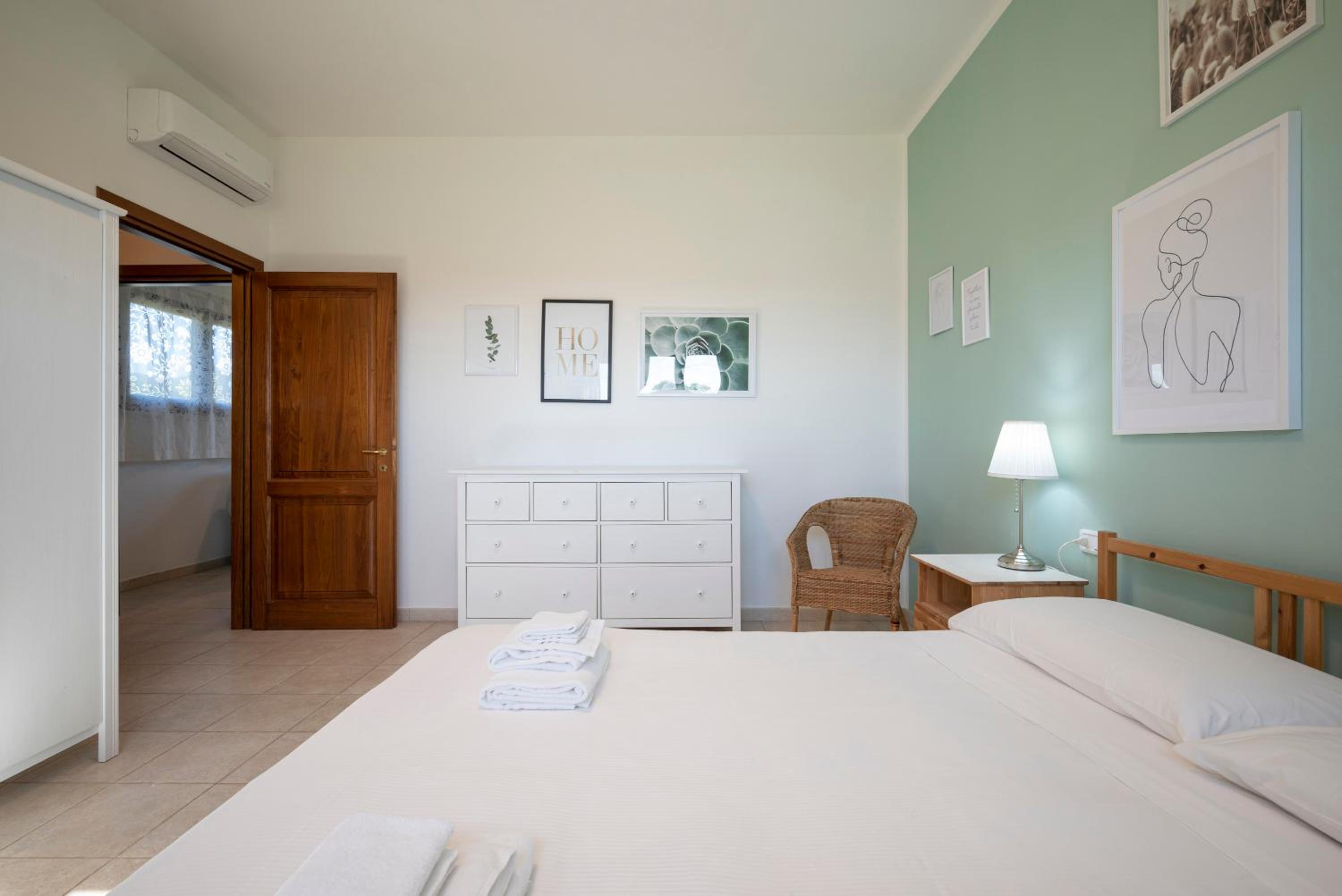 One-Bedroom Apartment - Photo 4