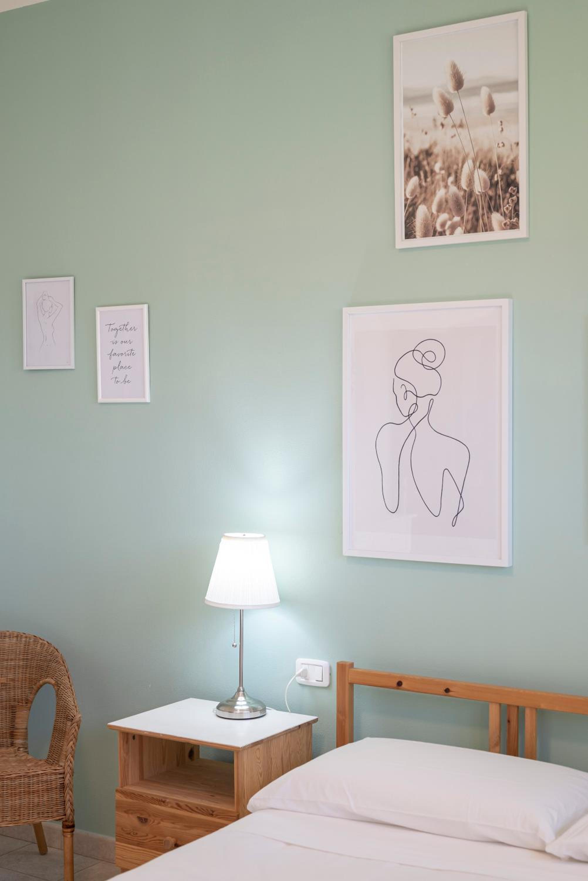 One-Bedroom Apartment - Photo 7