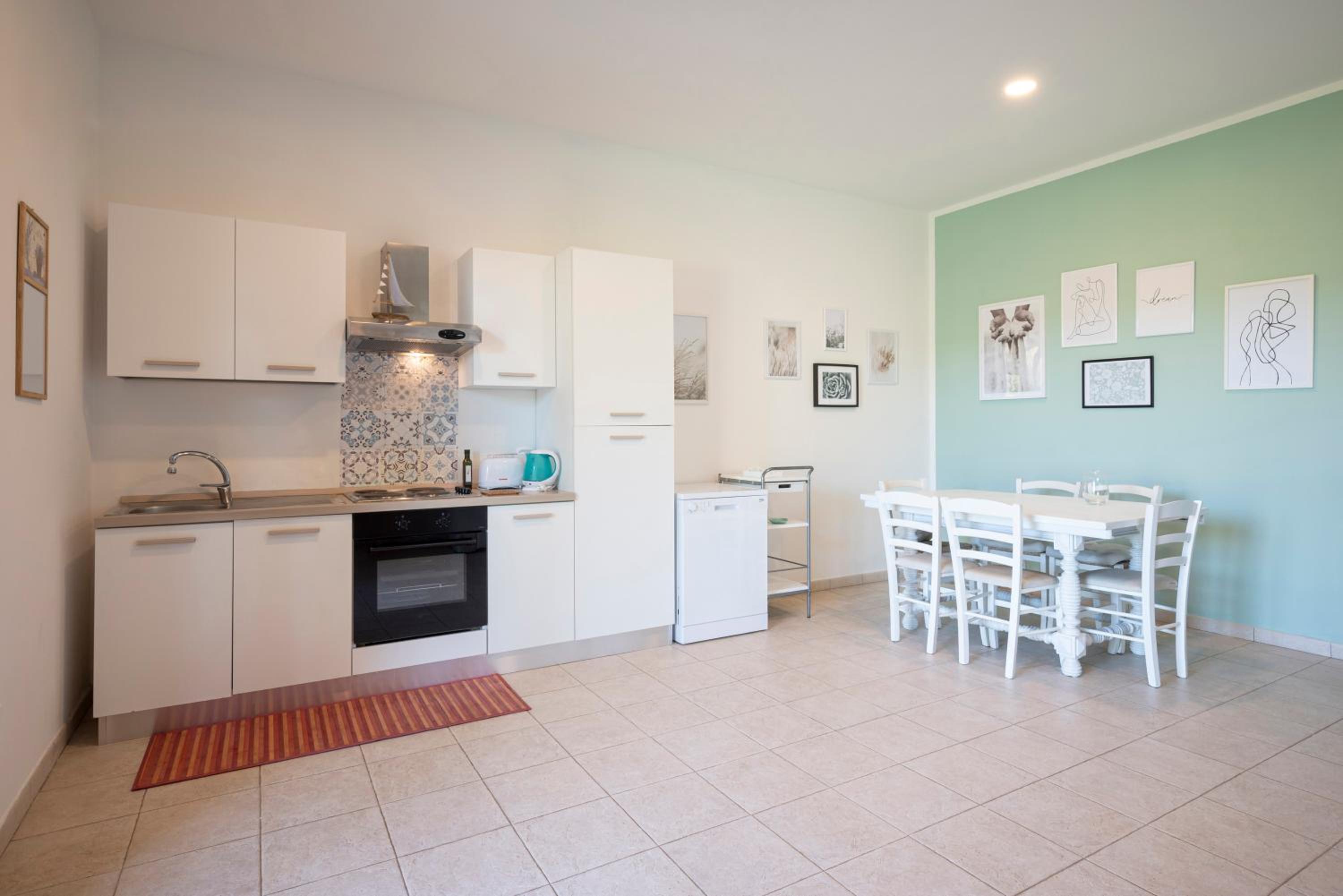 One-Bedroom Apartment - Photo 15