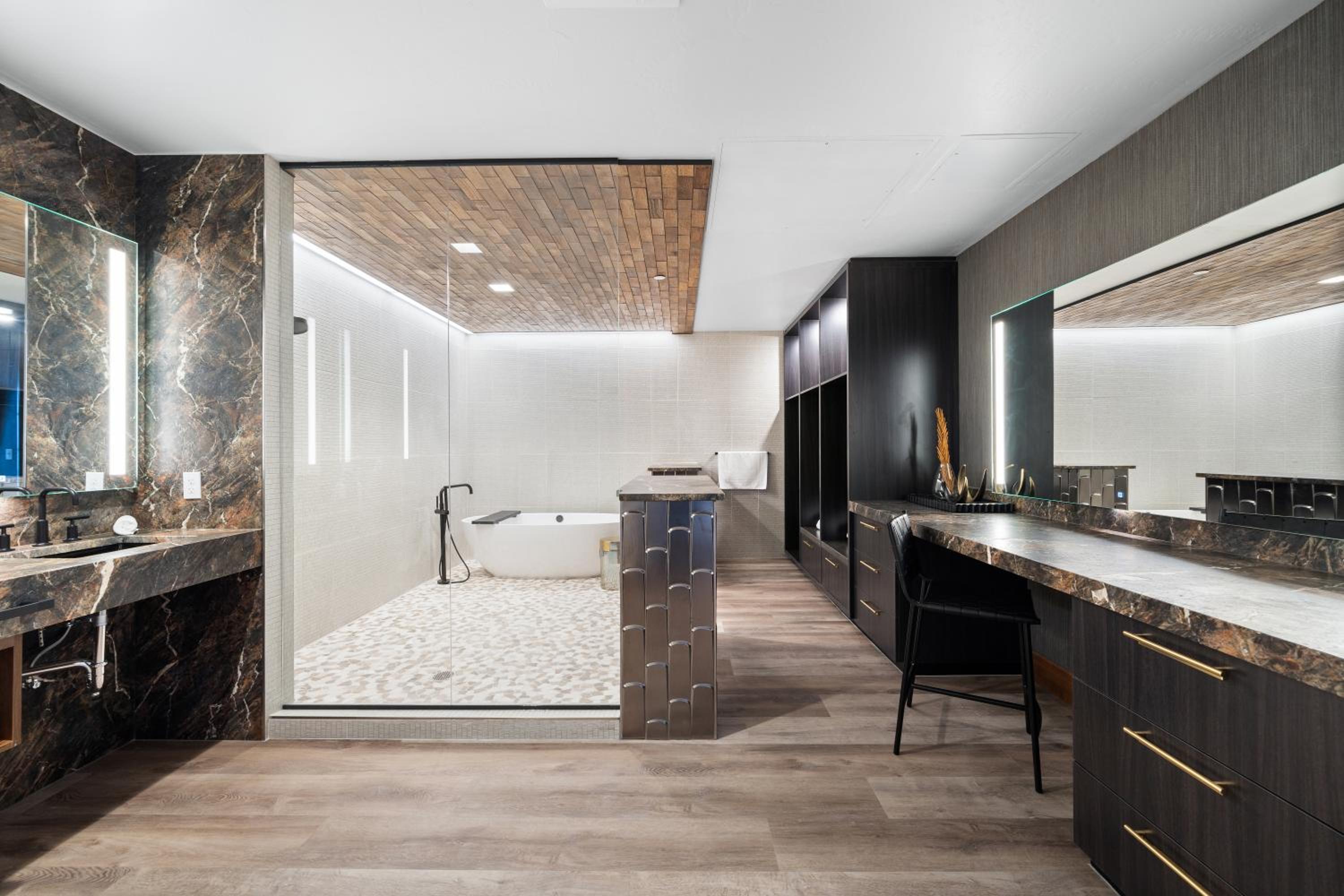 Suite with Spa Bath photo 2