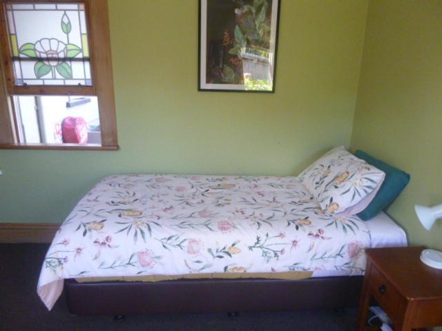 Standard Twin Room - Photo 4
