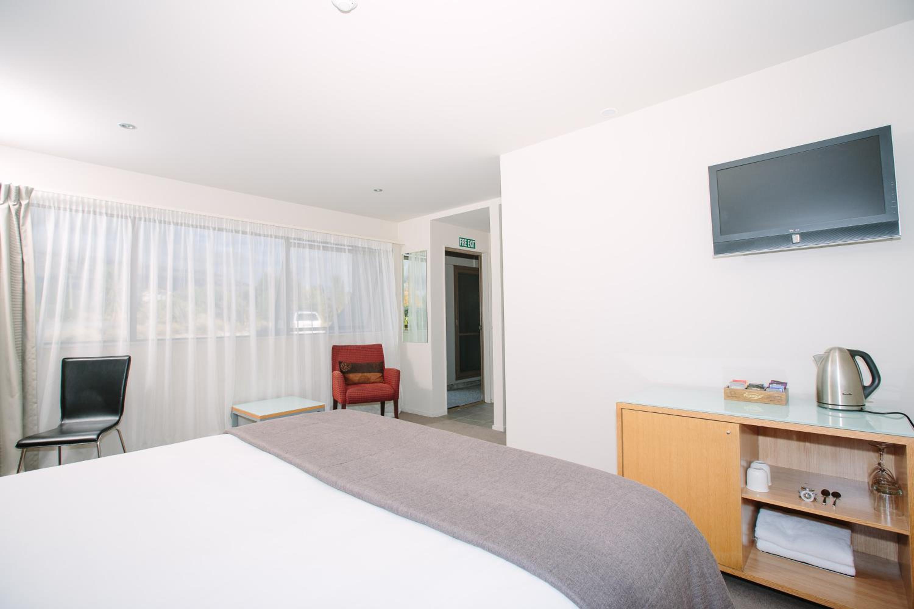 Guest Room - Photo 2