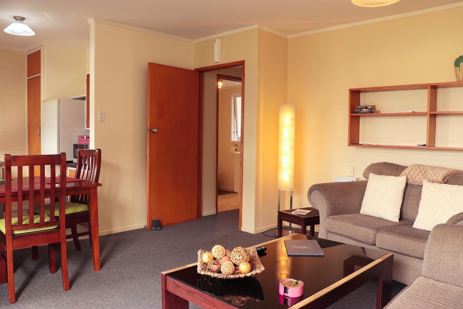 One Bedroom Ground Floor Apartment - Queen Bed