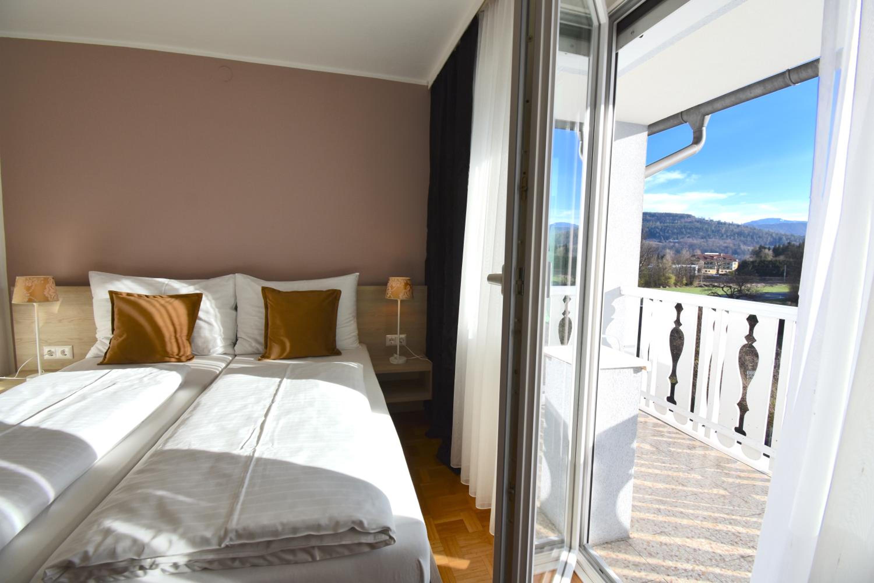 Double Room with Balcony photo 3