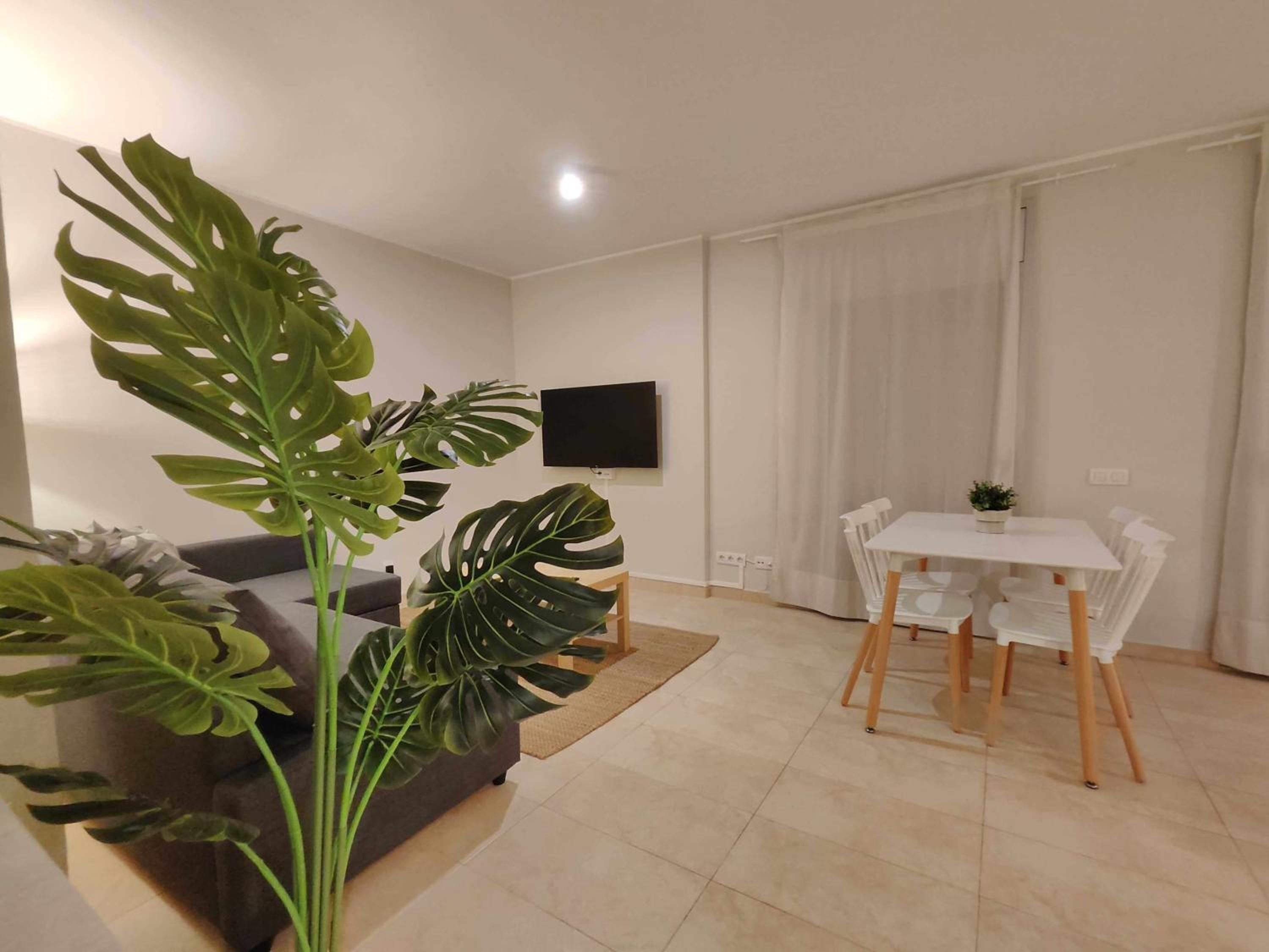 Apartment photo 2