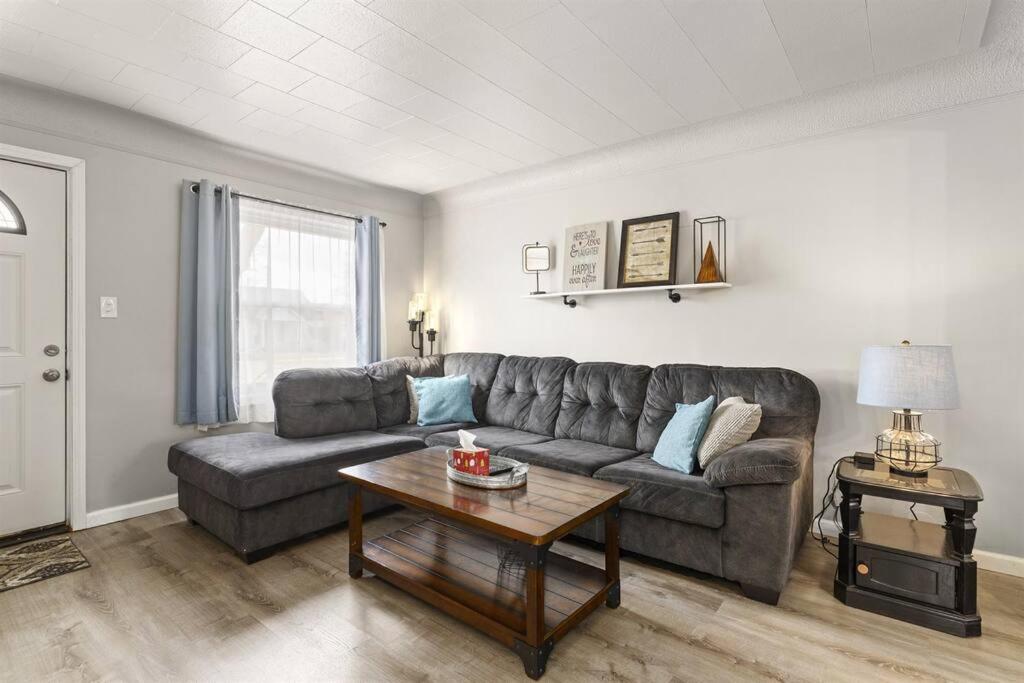 Two-Bedroom Apartment photo 2