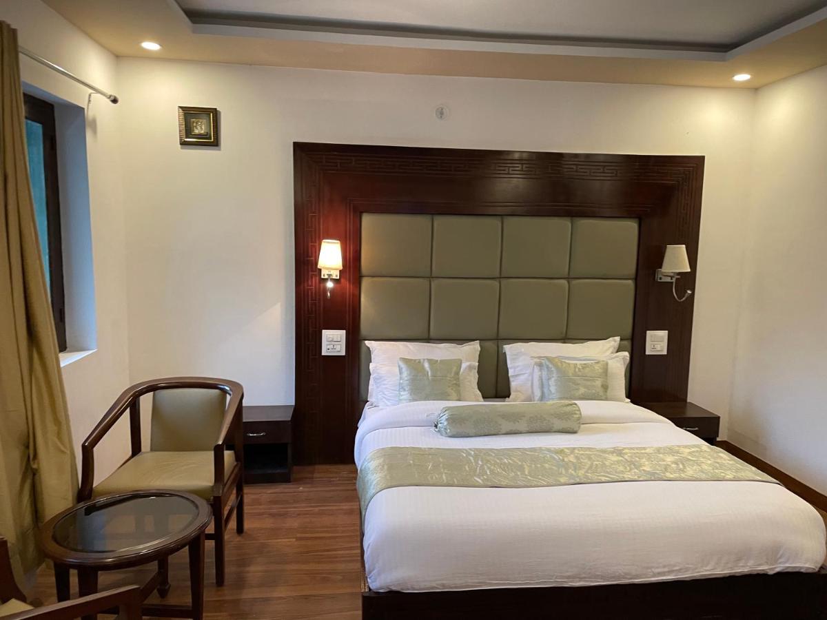 Queen Room photo 3