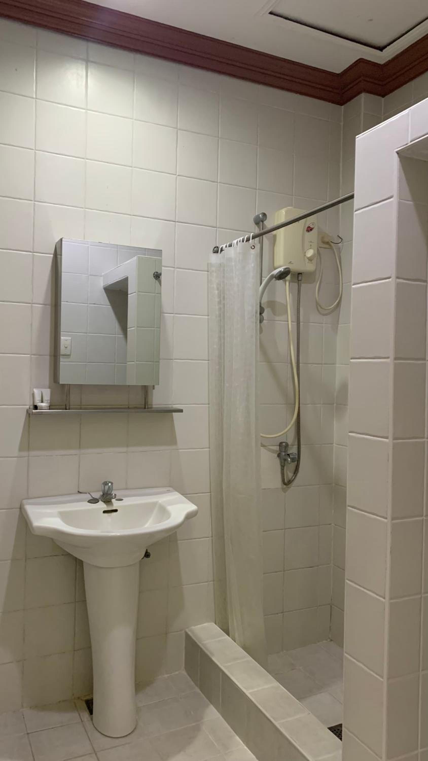 Standard Double or Twin Room - Photo 3
