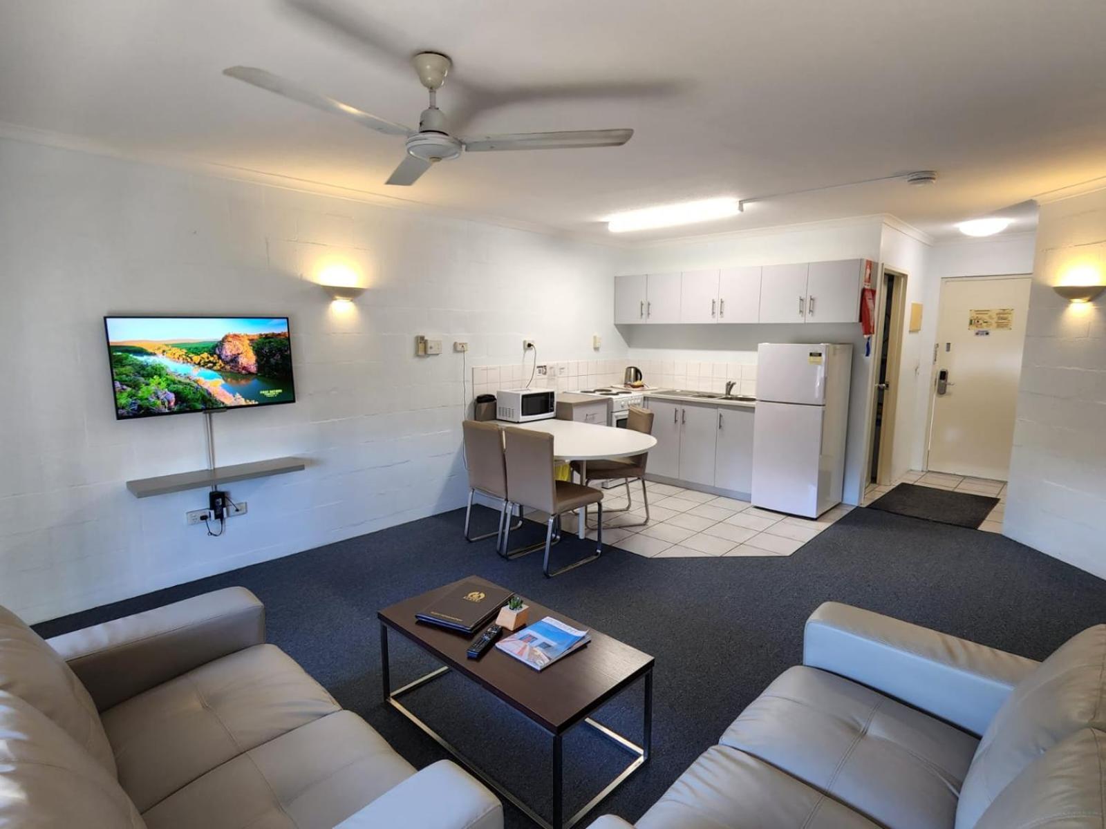 Three-Bedroom Apartment photo 1