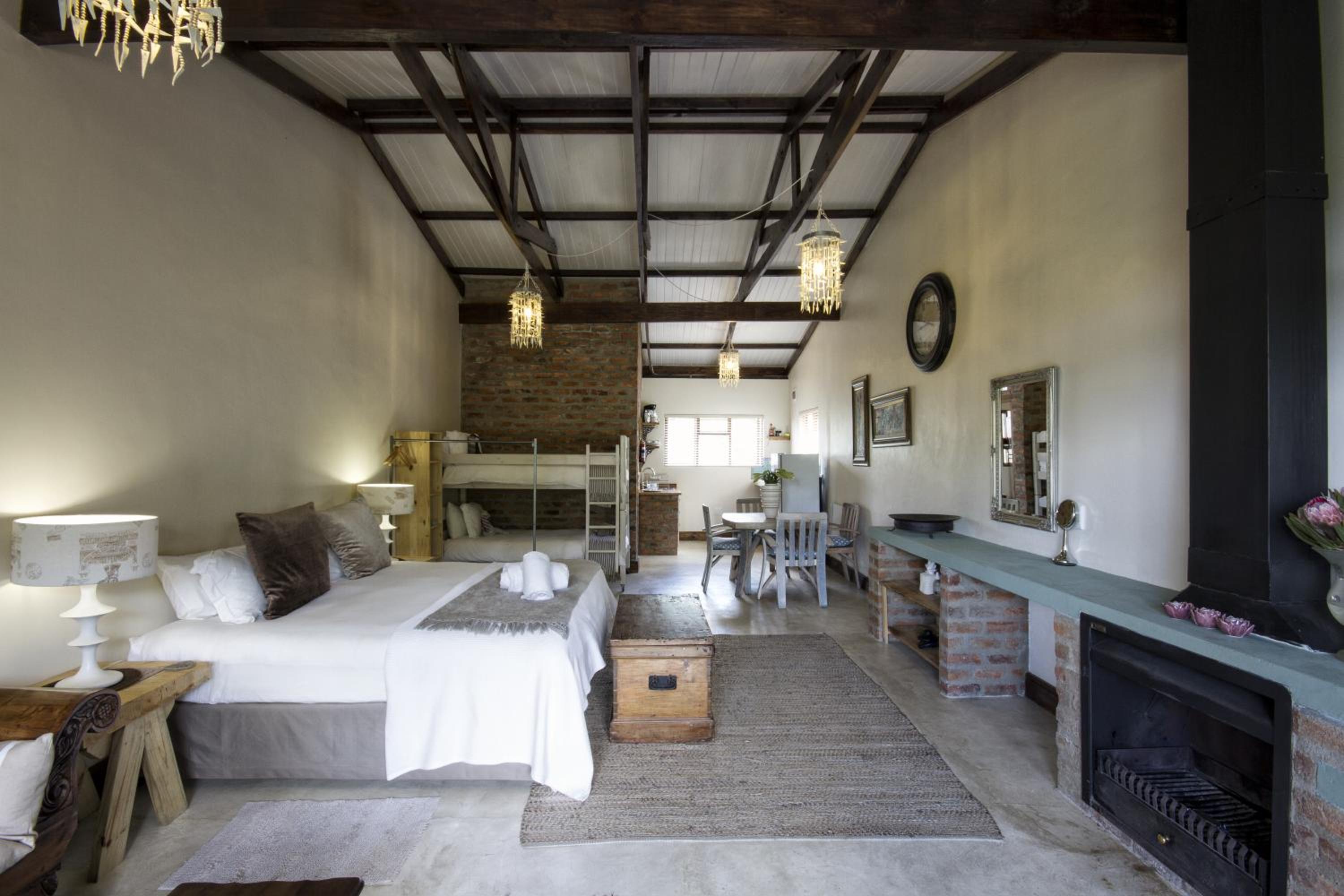 Deluxe Family Suite