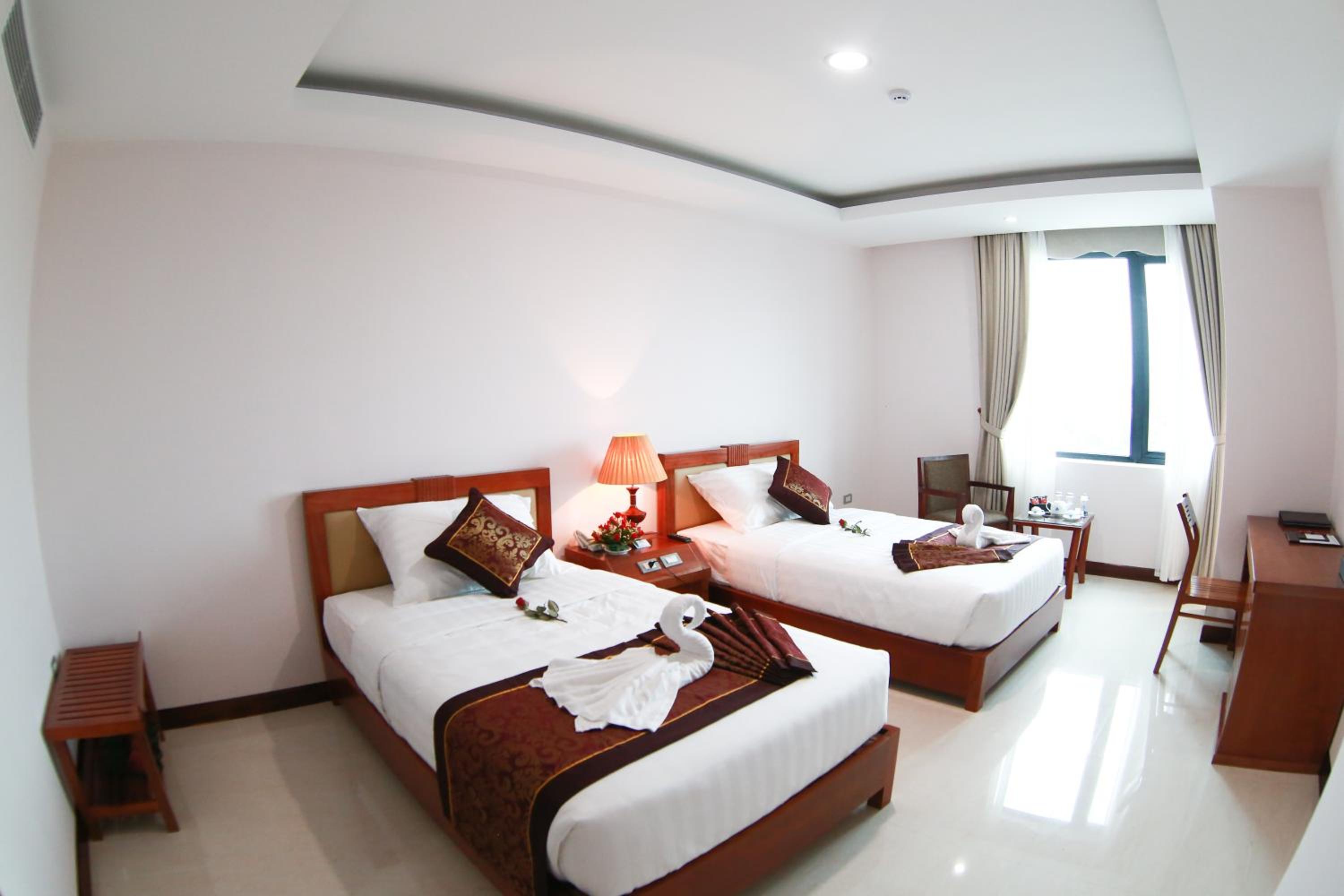 Twin Room - Photo 3