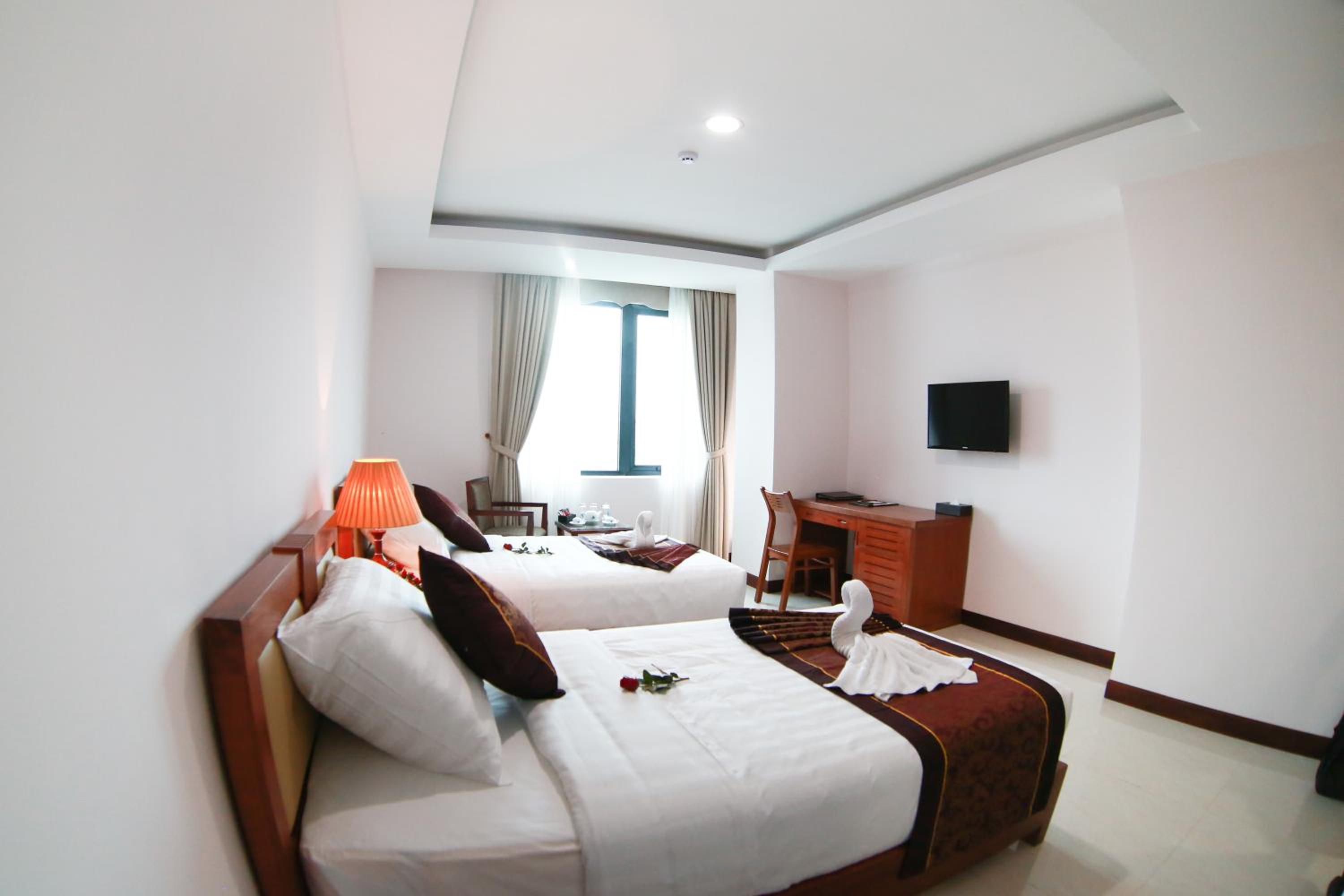 Twin Room - Photo 10