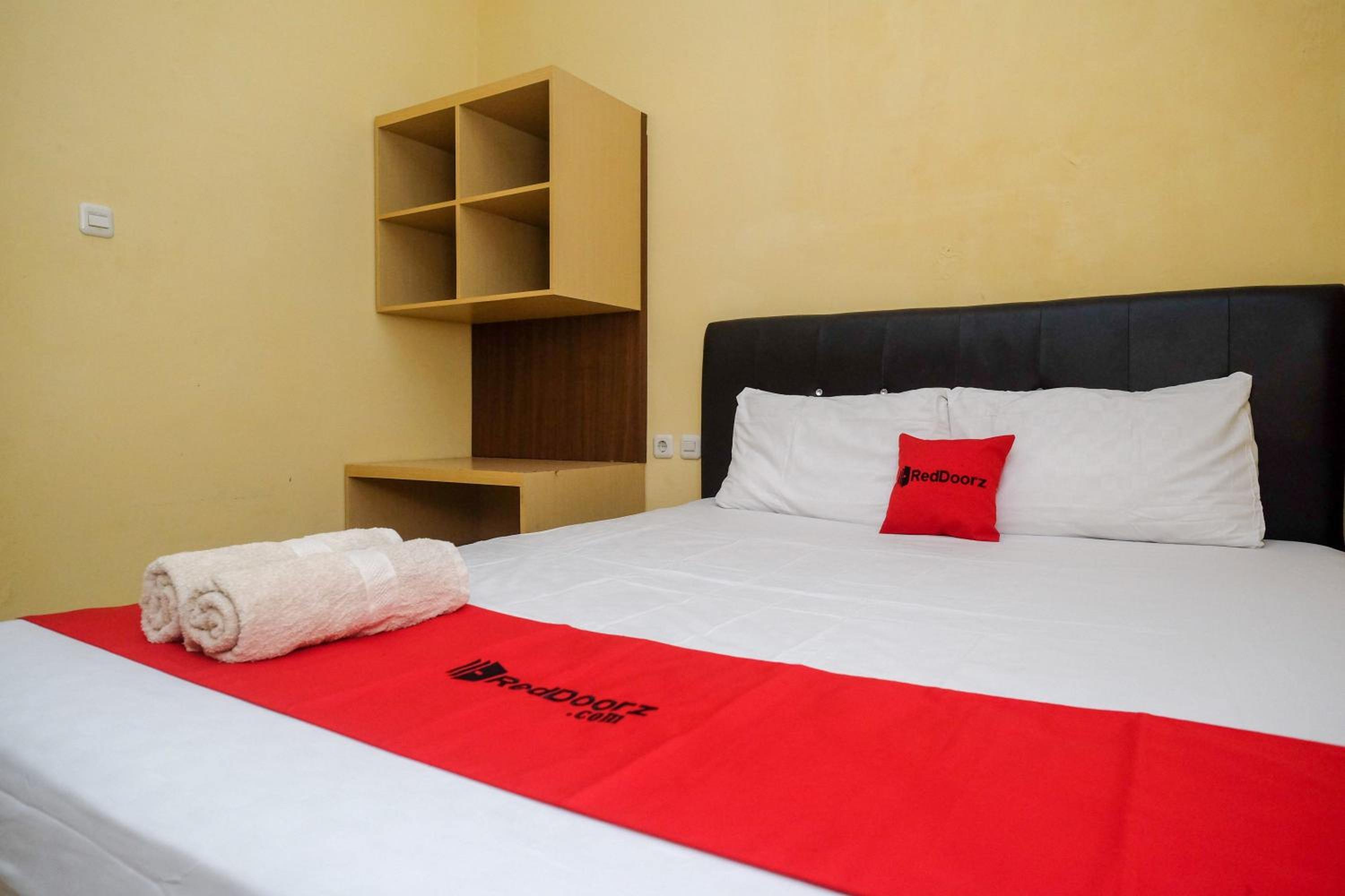Deluxe Room - Photo 2
