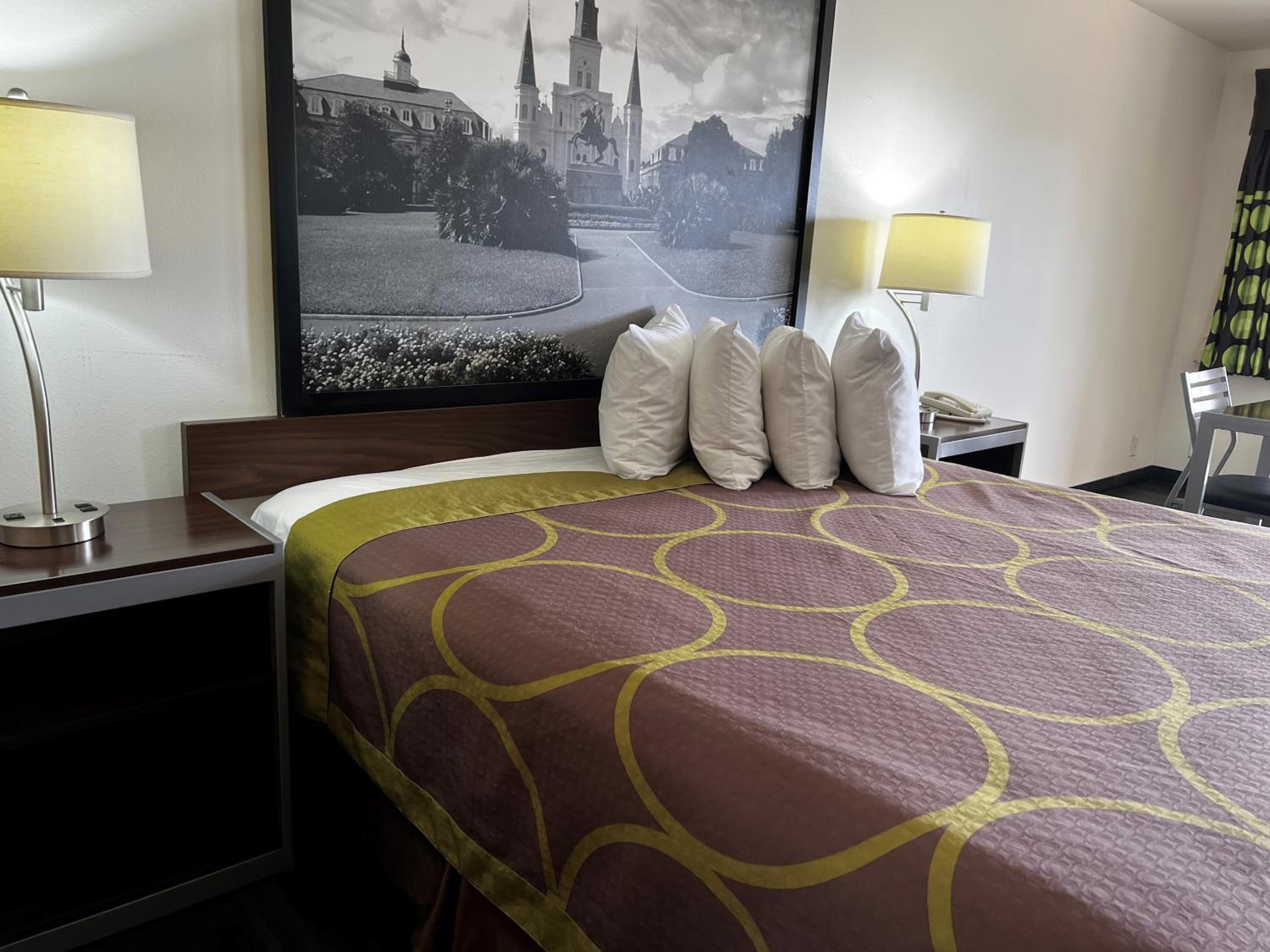 King Room - Non-Smoking - Photo 4