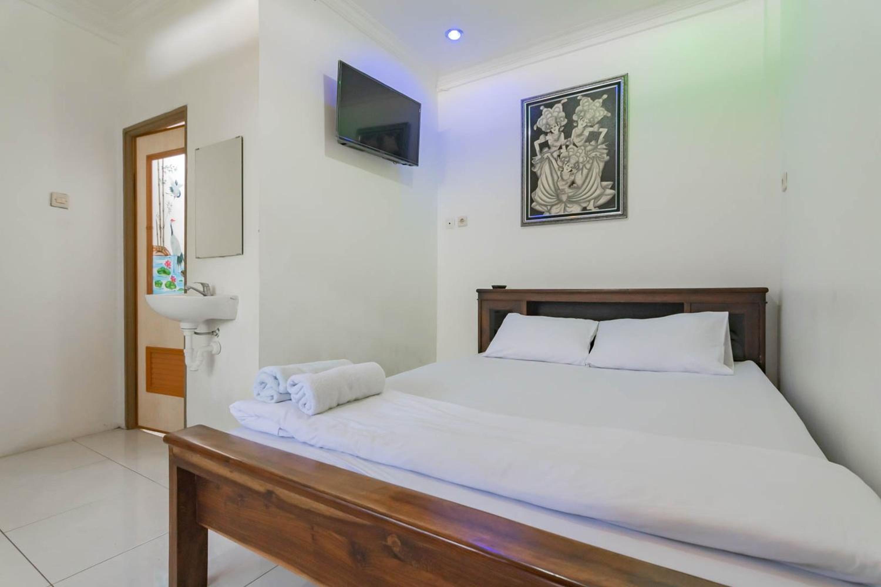 Economy Double Room photo 1