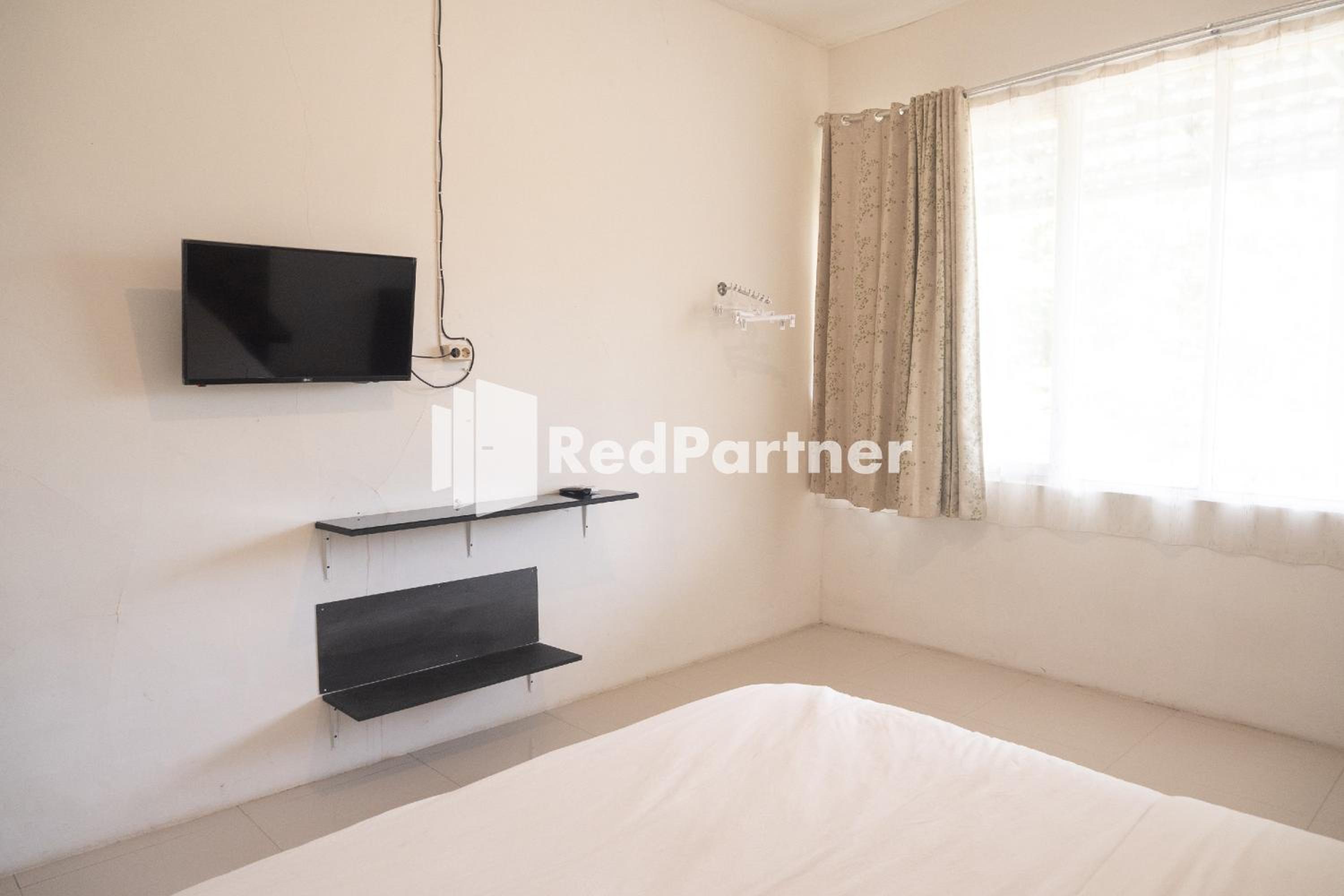 Deluxe Room - Photo 4