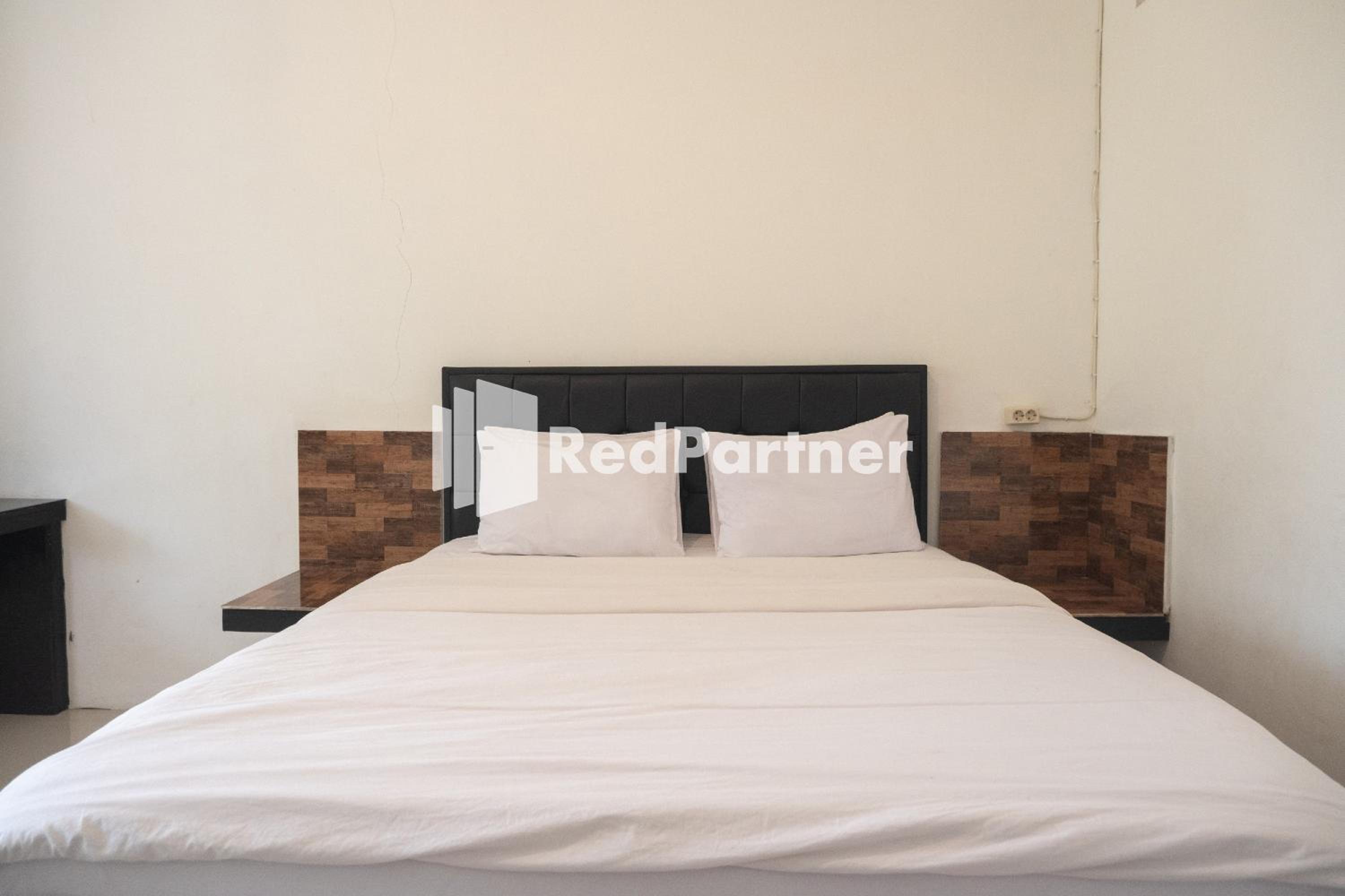 Deluxe Room - Photo 5