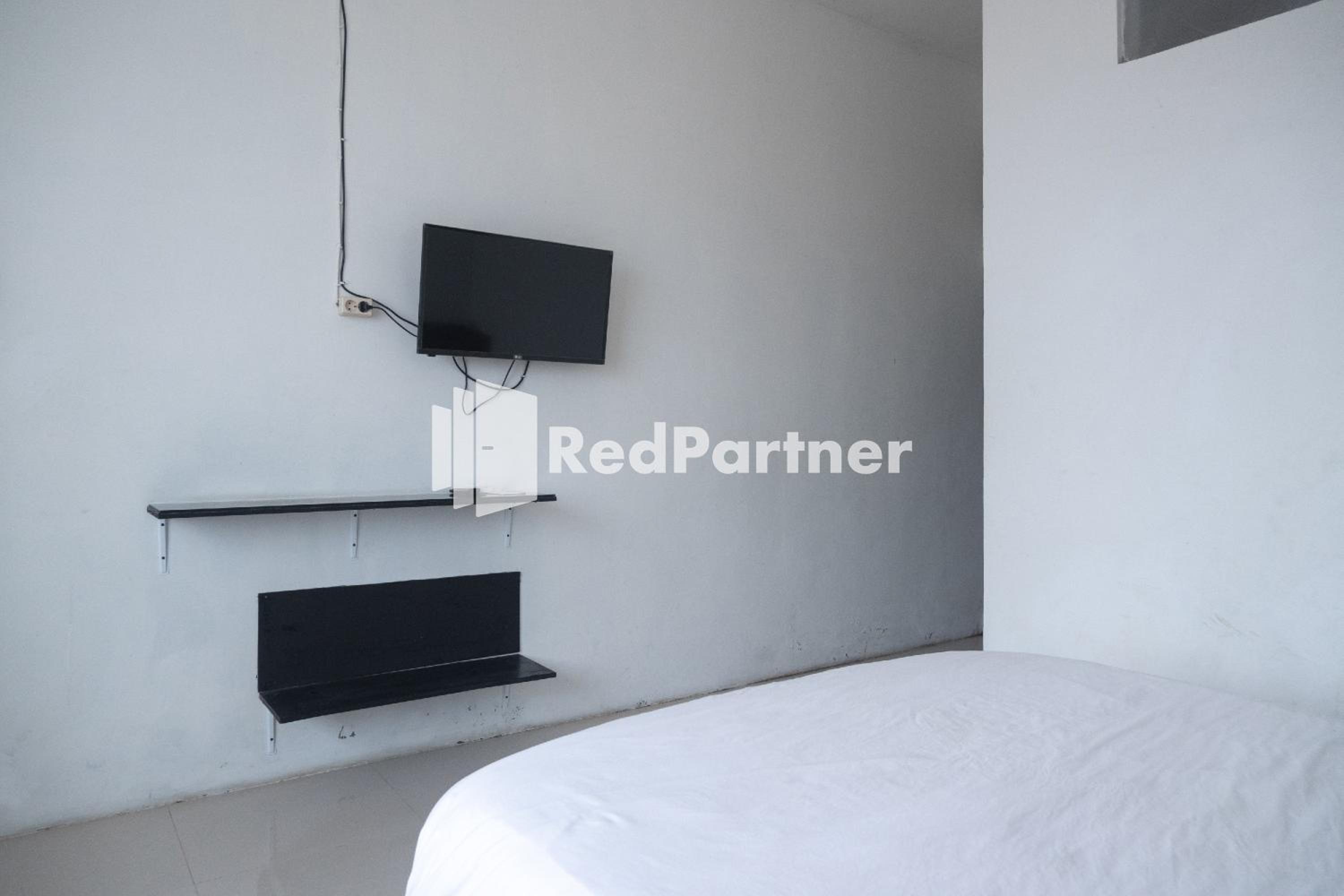 Deluxe Room - Photo 7