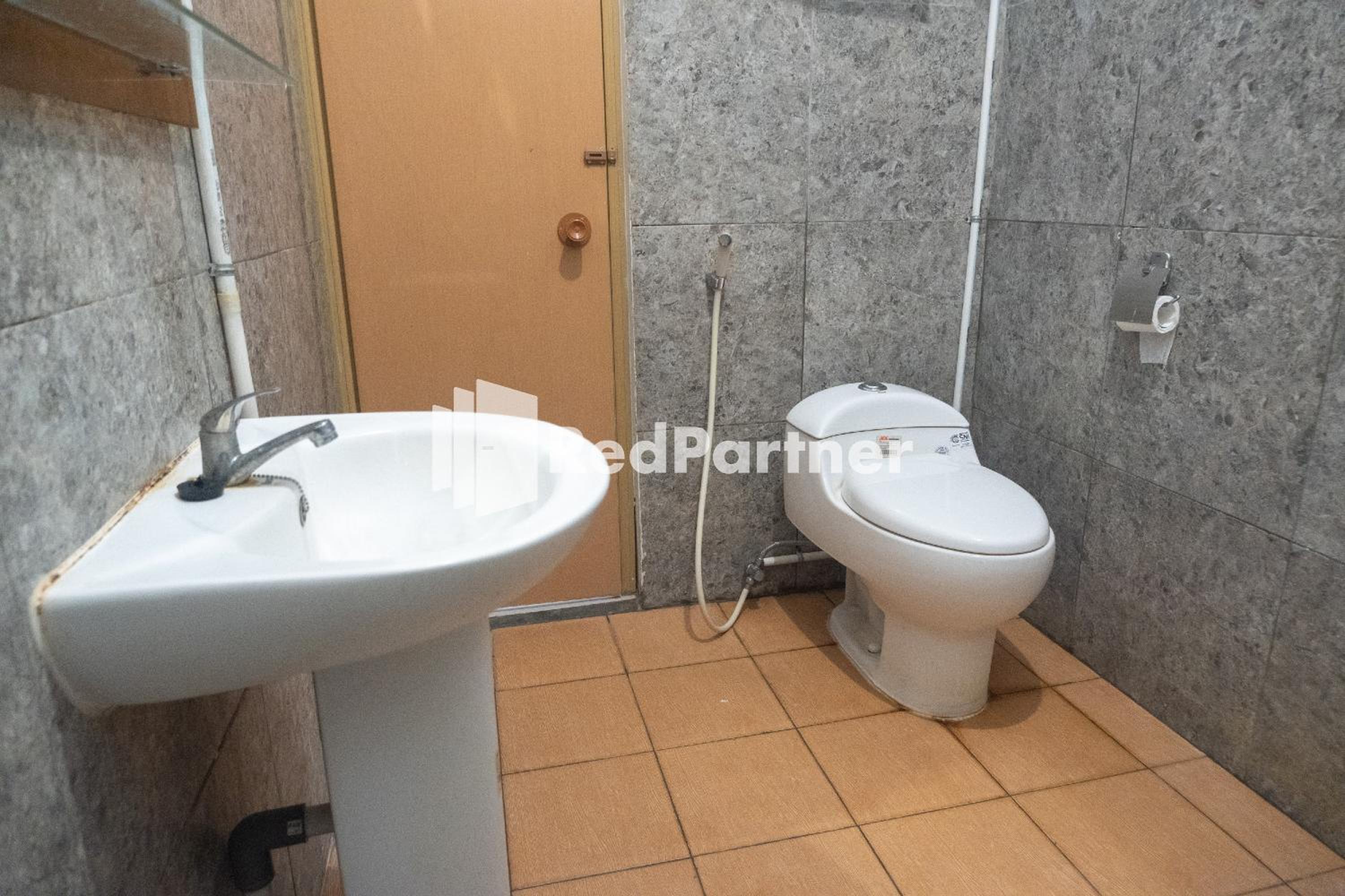 Deluxe Room - Photo 11