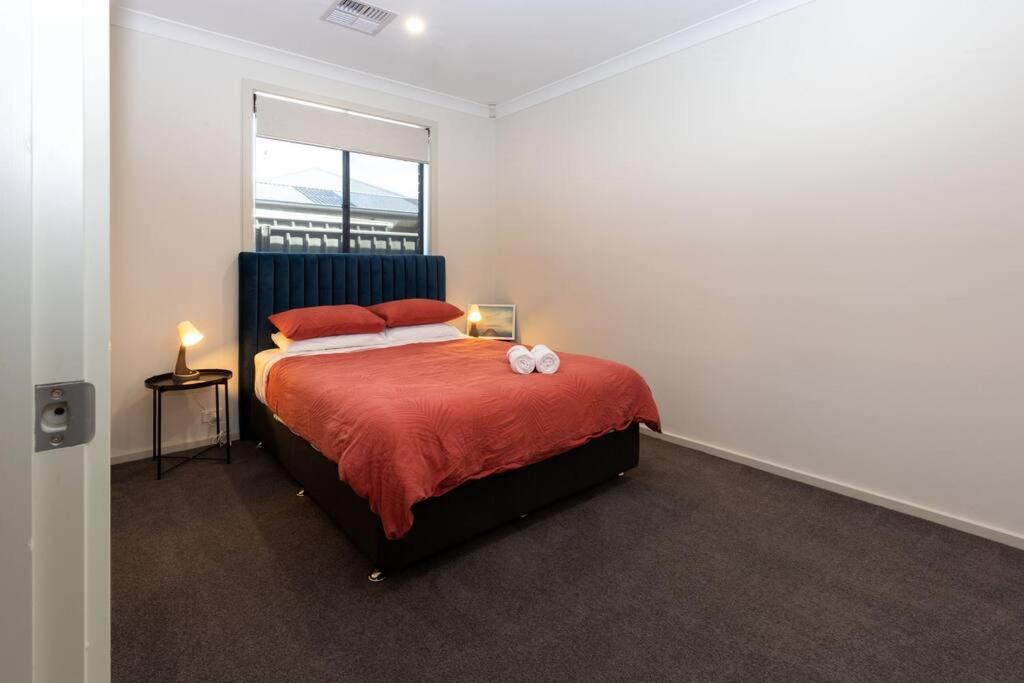 Four-Bedroom House photo 2