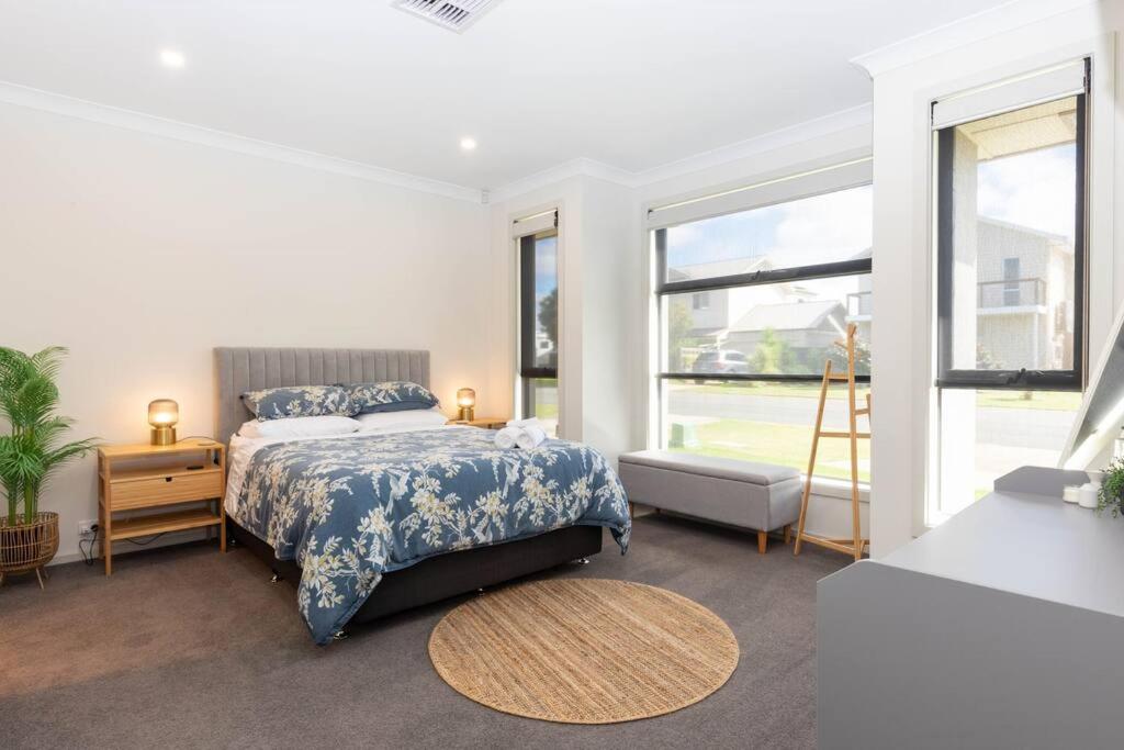 Four-Bedroom House photo 3