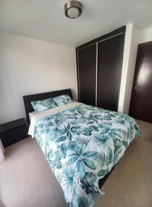 Three-Bedroom House photo 3