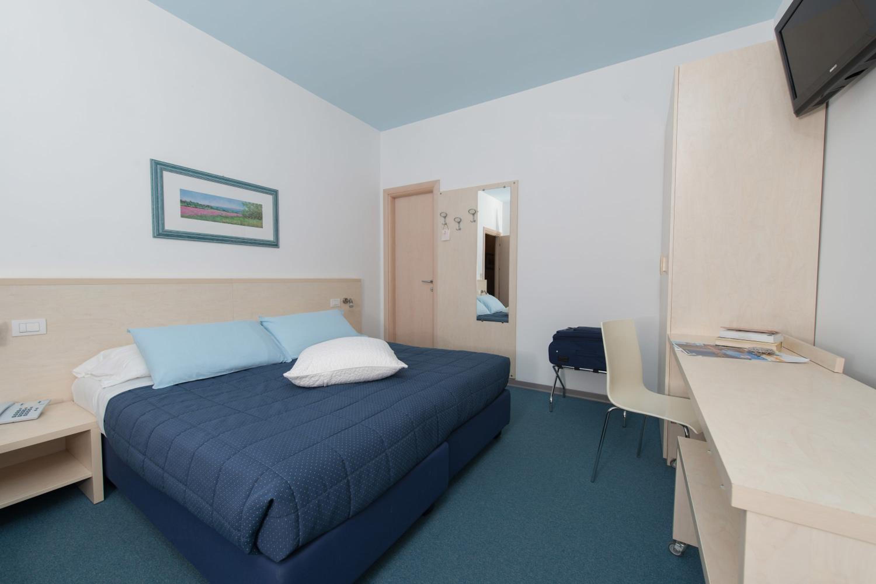 Superior Double or Twin Room with Balcony - Photo 3