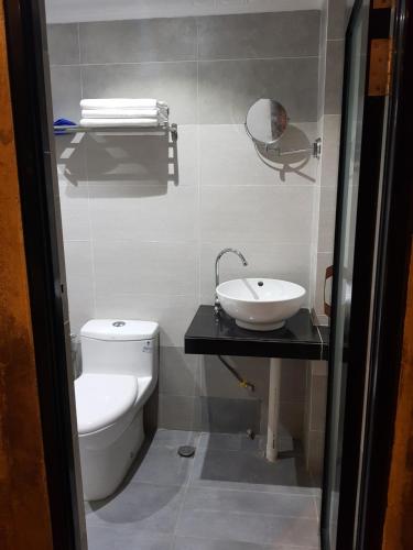 Standard Twin Room - Photo 1