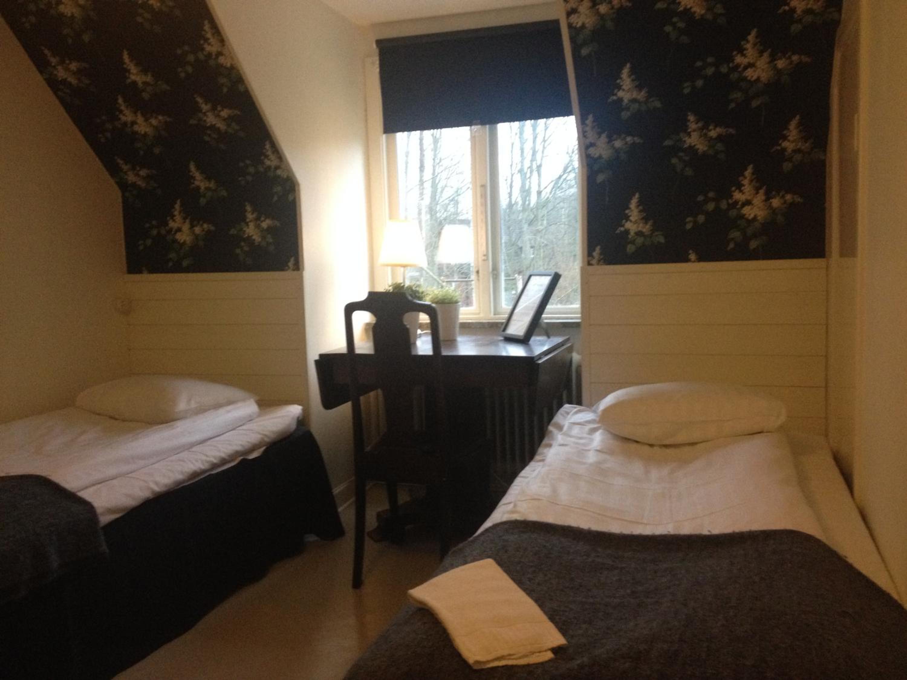 Double Room with Shared Bathroom photo 3