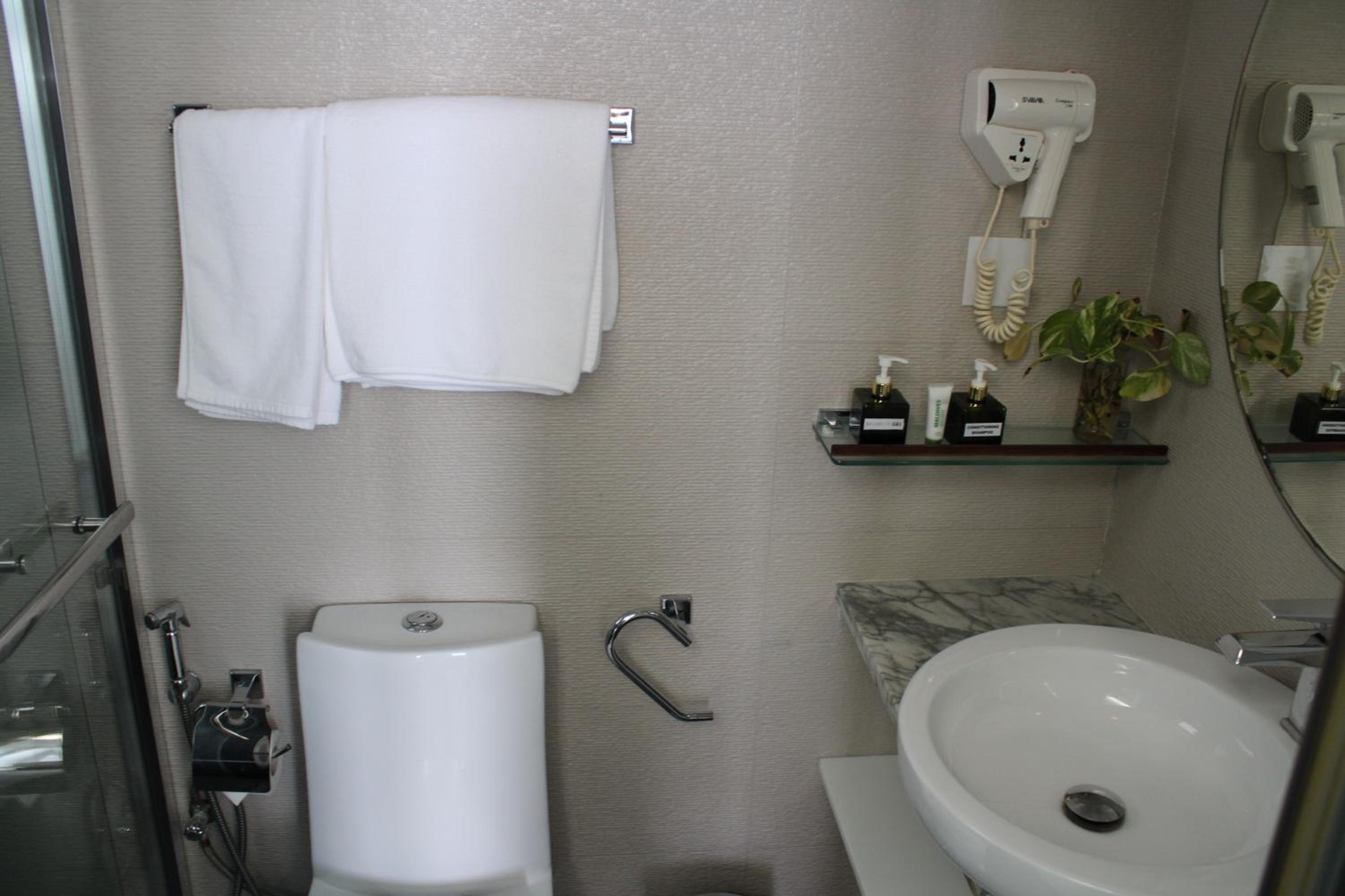 Deluxe Double Room with Sea View - Photo 9