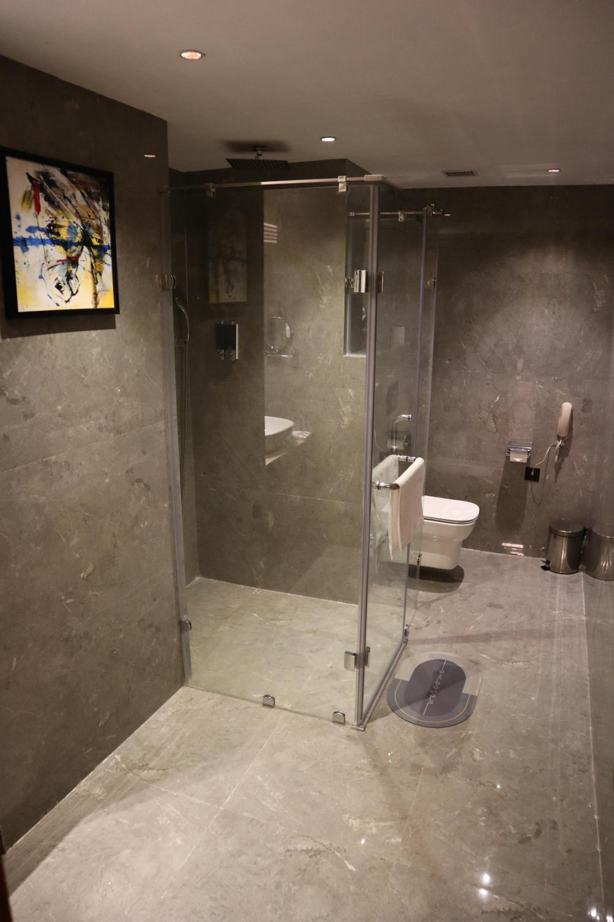 Suite with City View photo 2