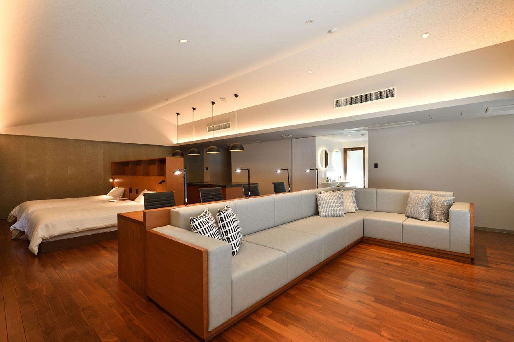 Penthouse Suite with Private Bath - Photo 12