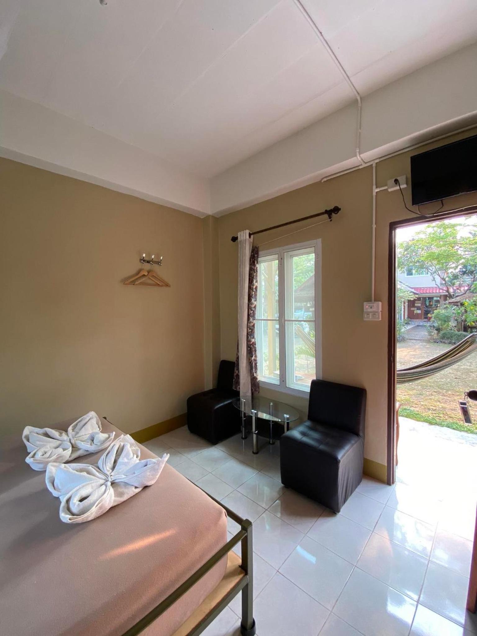 Double Room - Photo 8