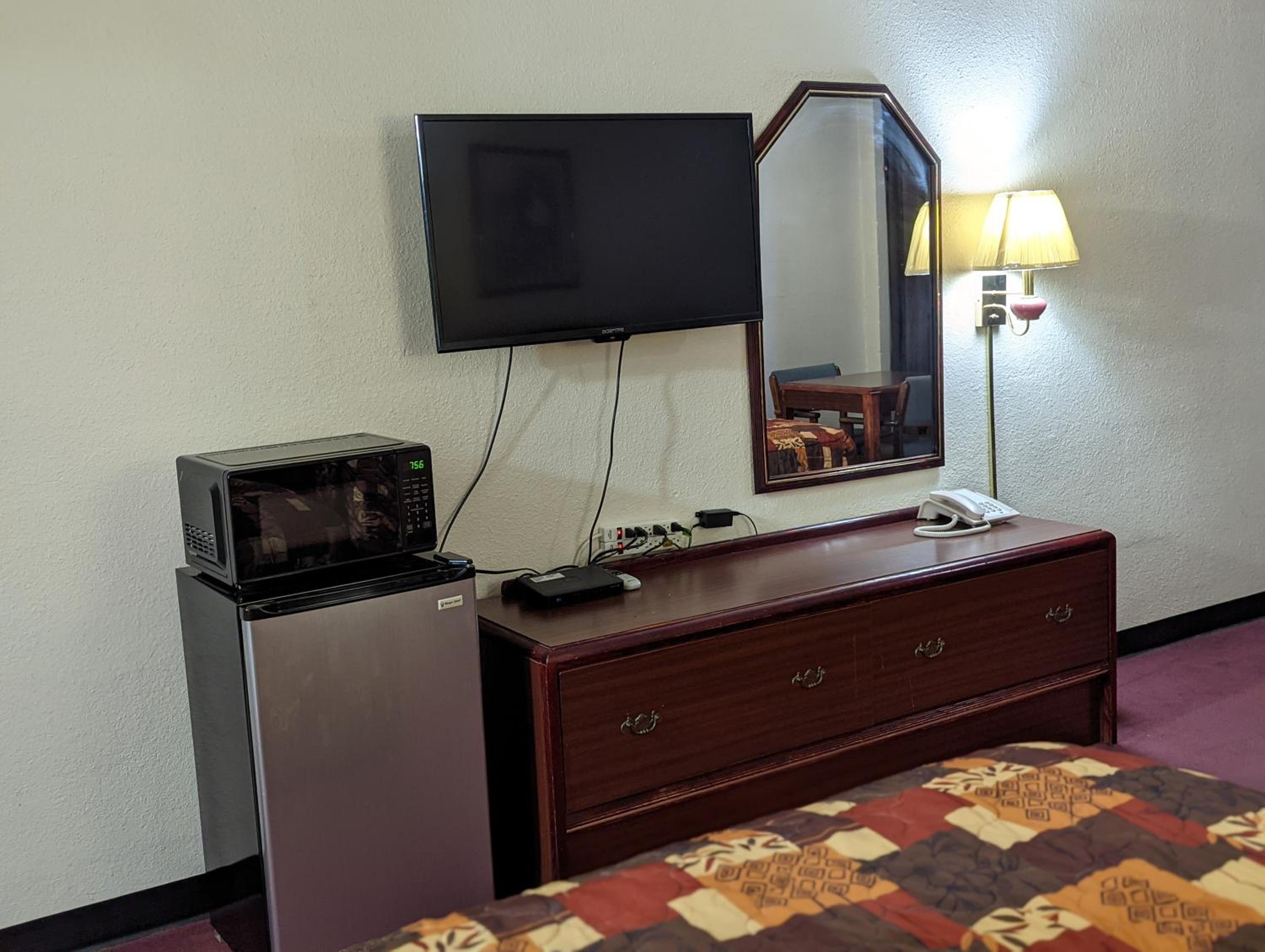 Queen Room - Photo 1