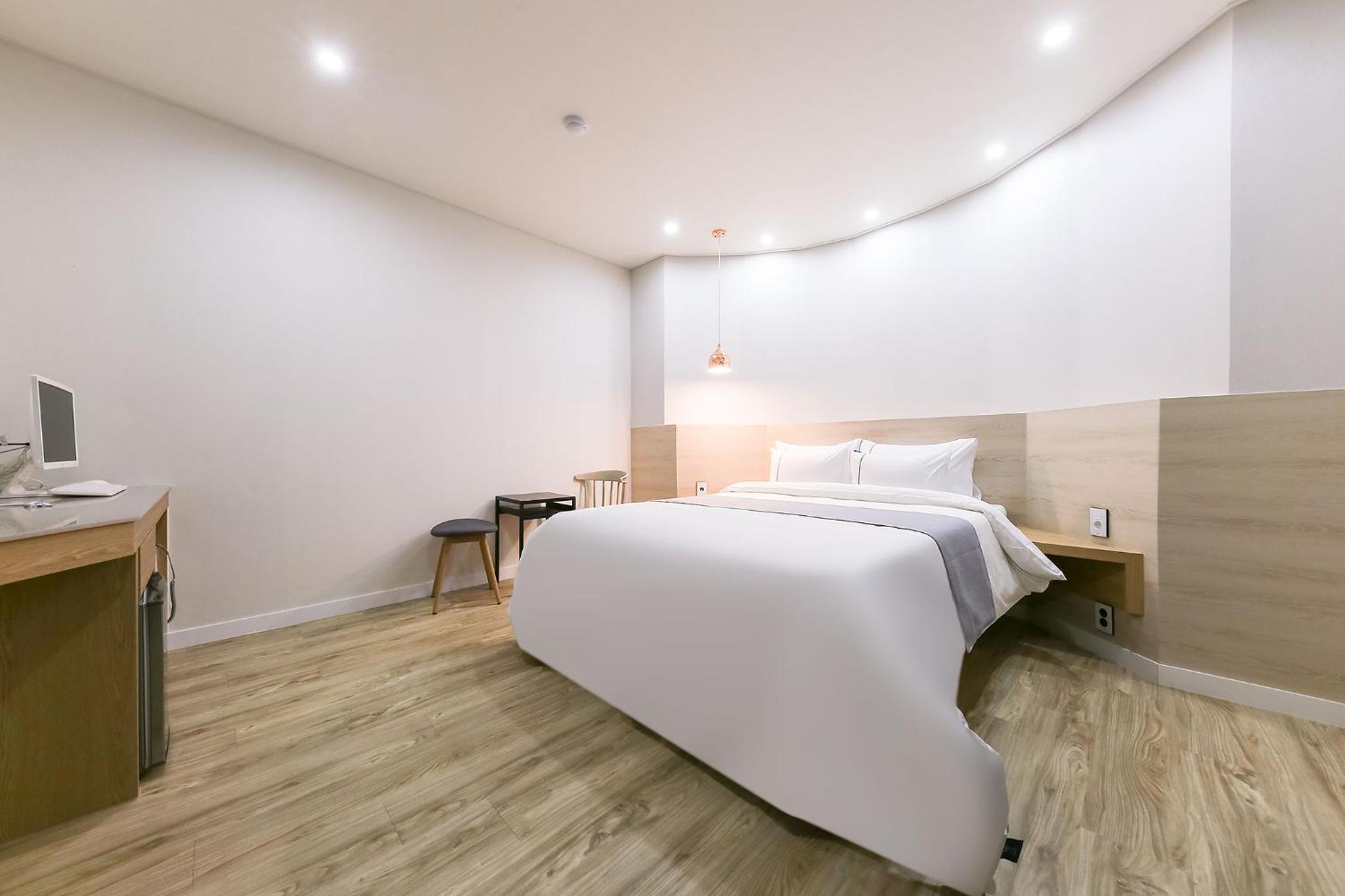 Standard Double Room - Photo 4
