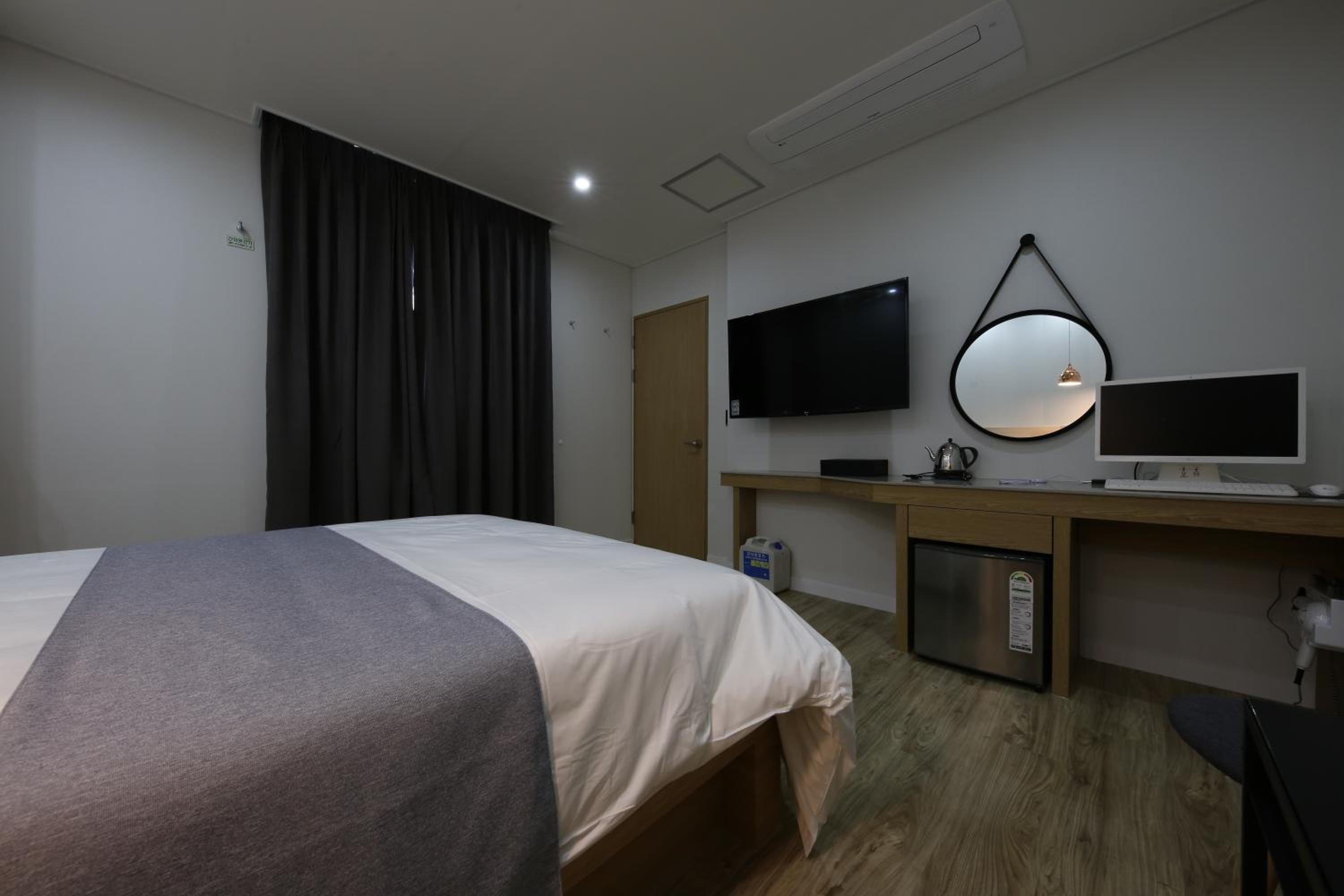 Standard Double Room - Photo 3