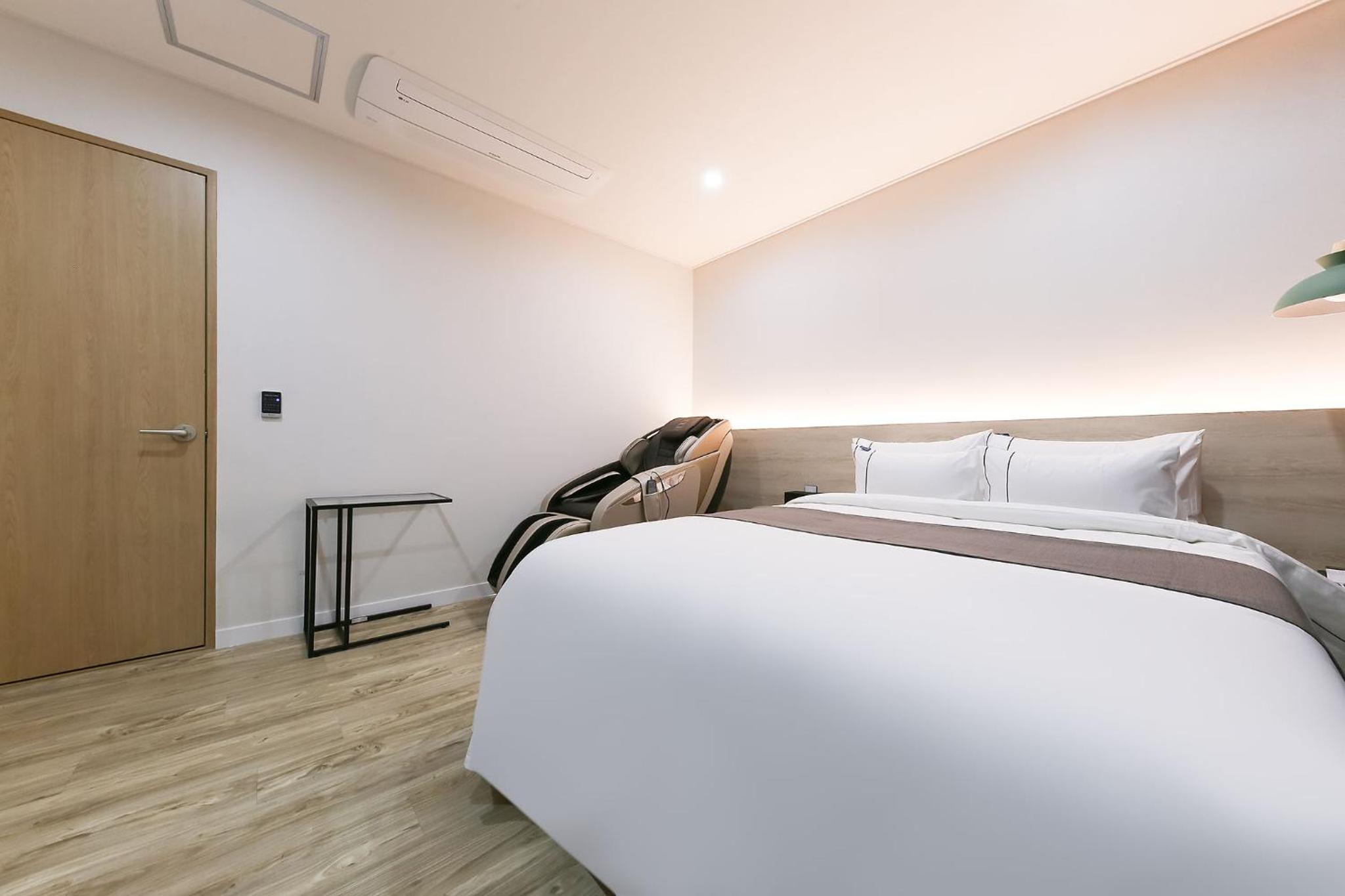 Deluxe Room - Photo 4