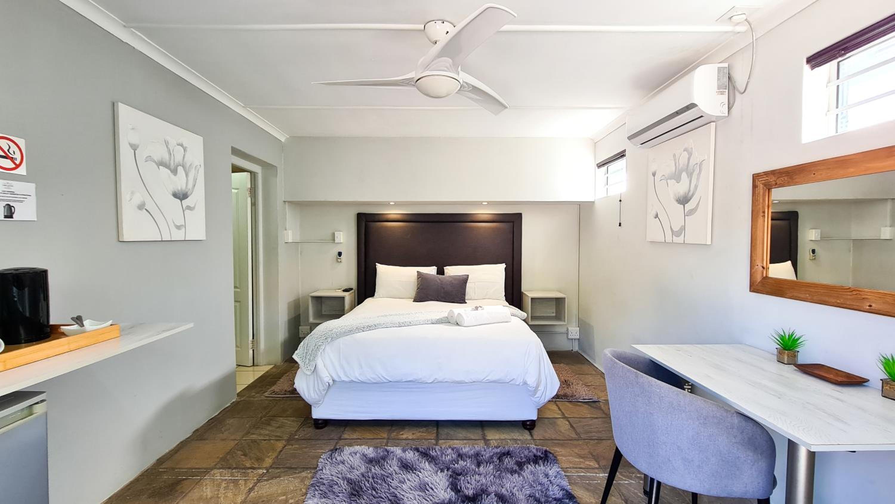 Deluxe Queen Room - Photo 1