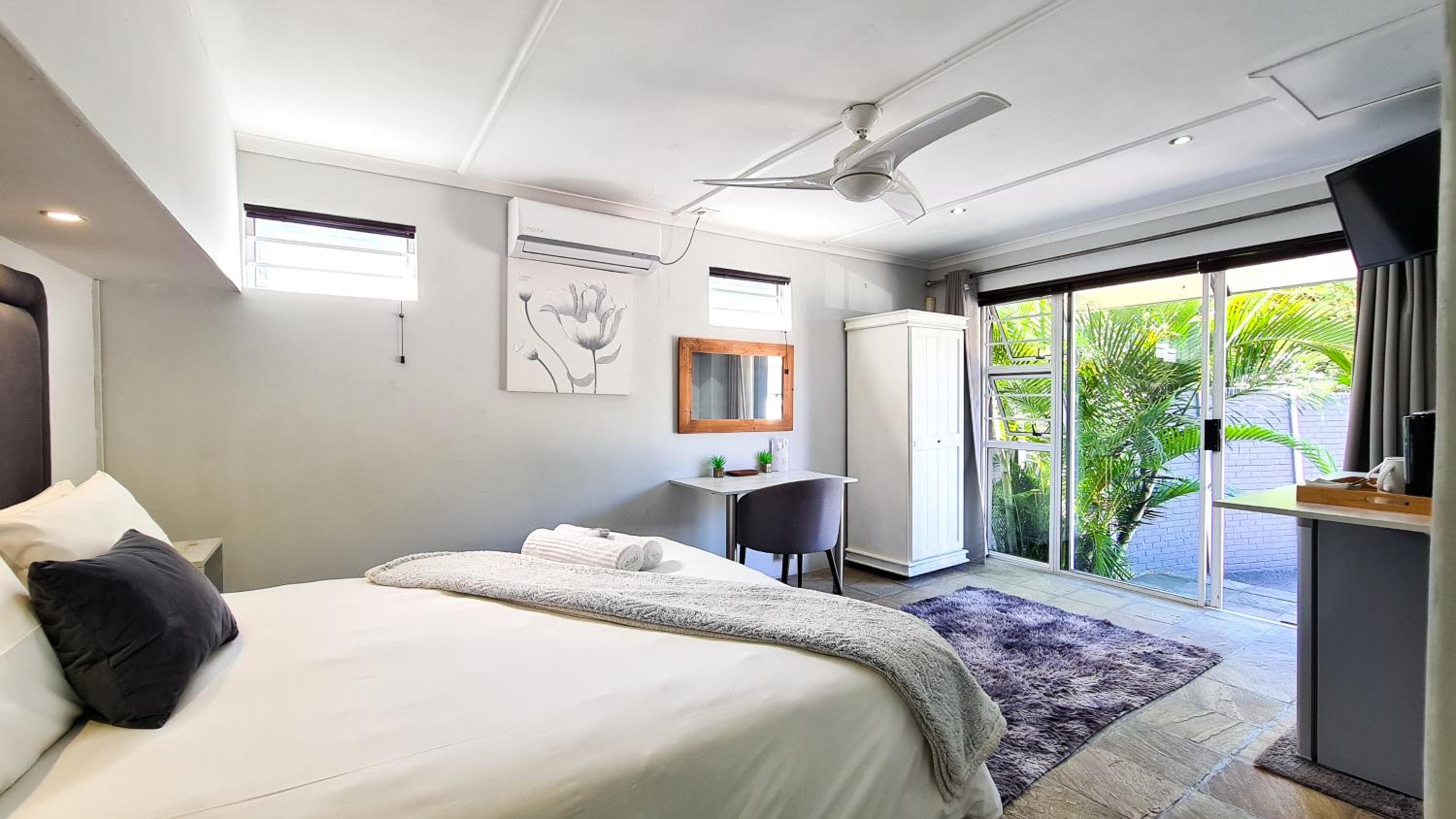 Deluxe Queen Room - Photo 2