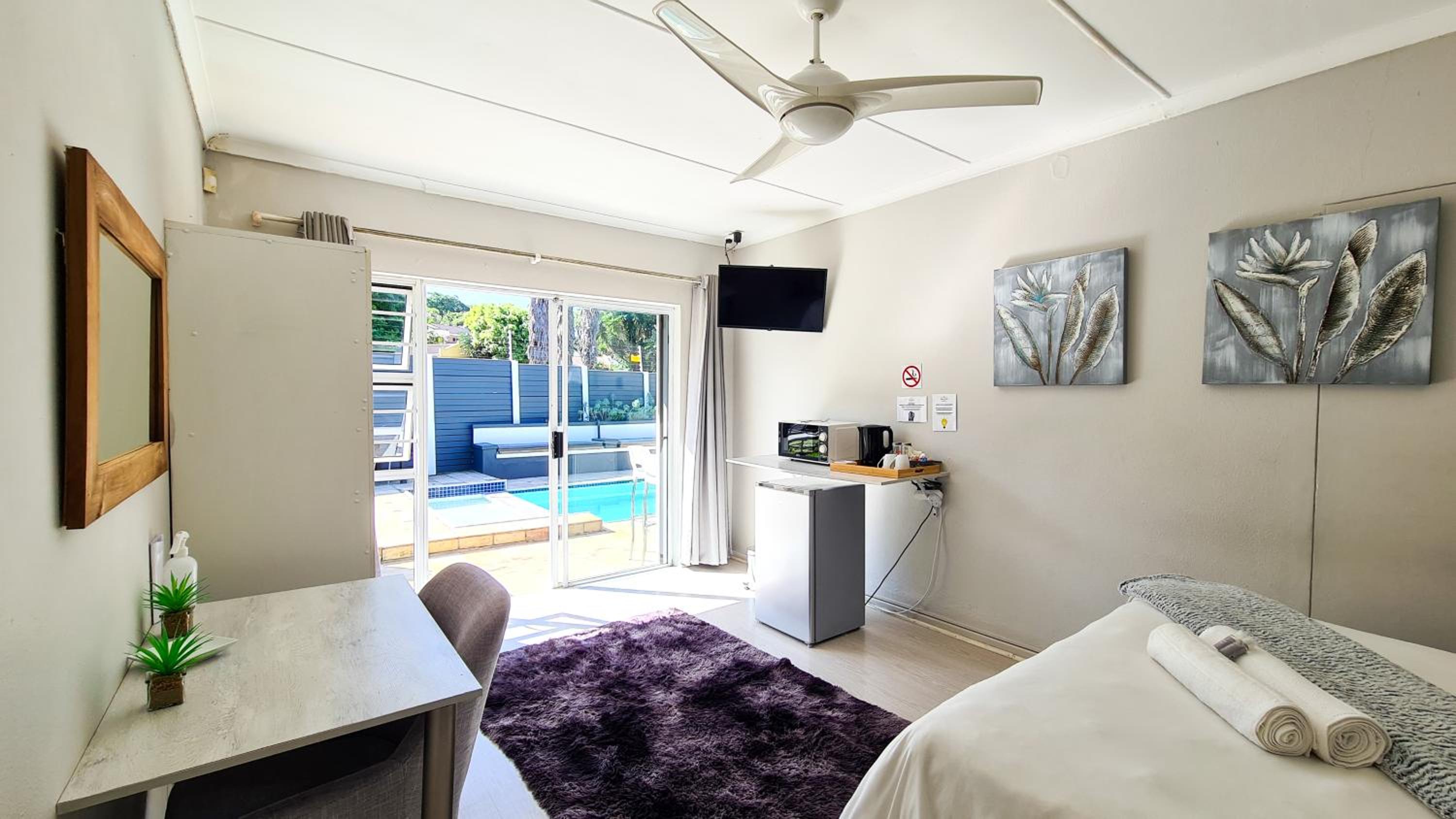 Deluxe Queen Room - Photo 3
