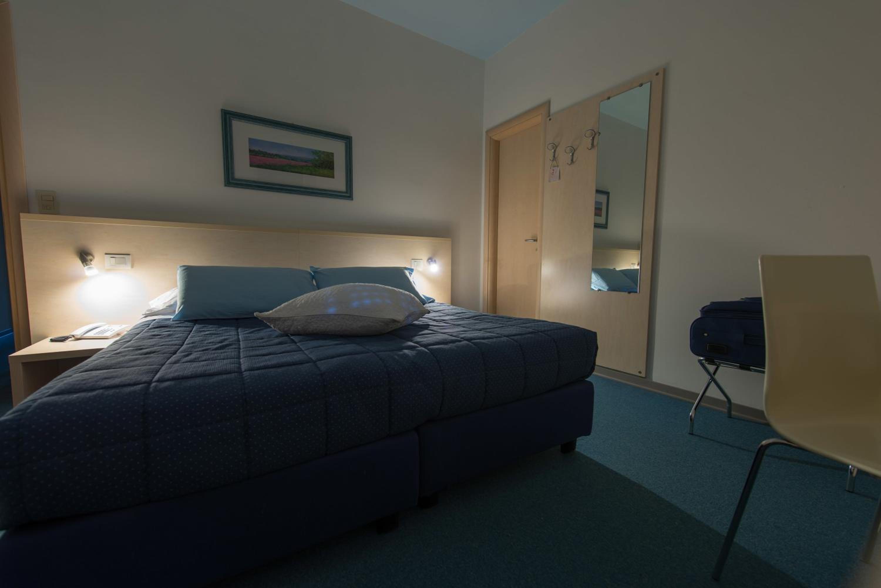 Superior Double or Twin Room with Balcony - Photo 5