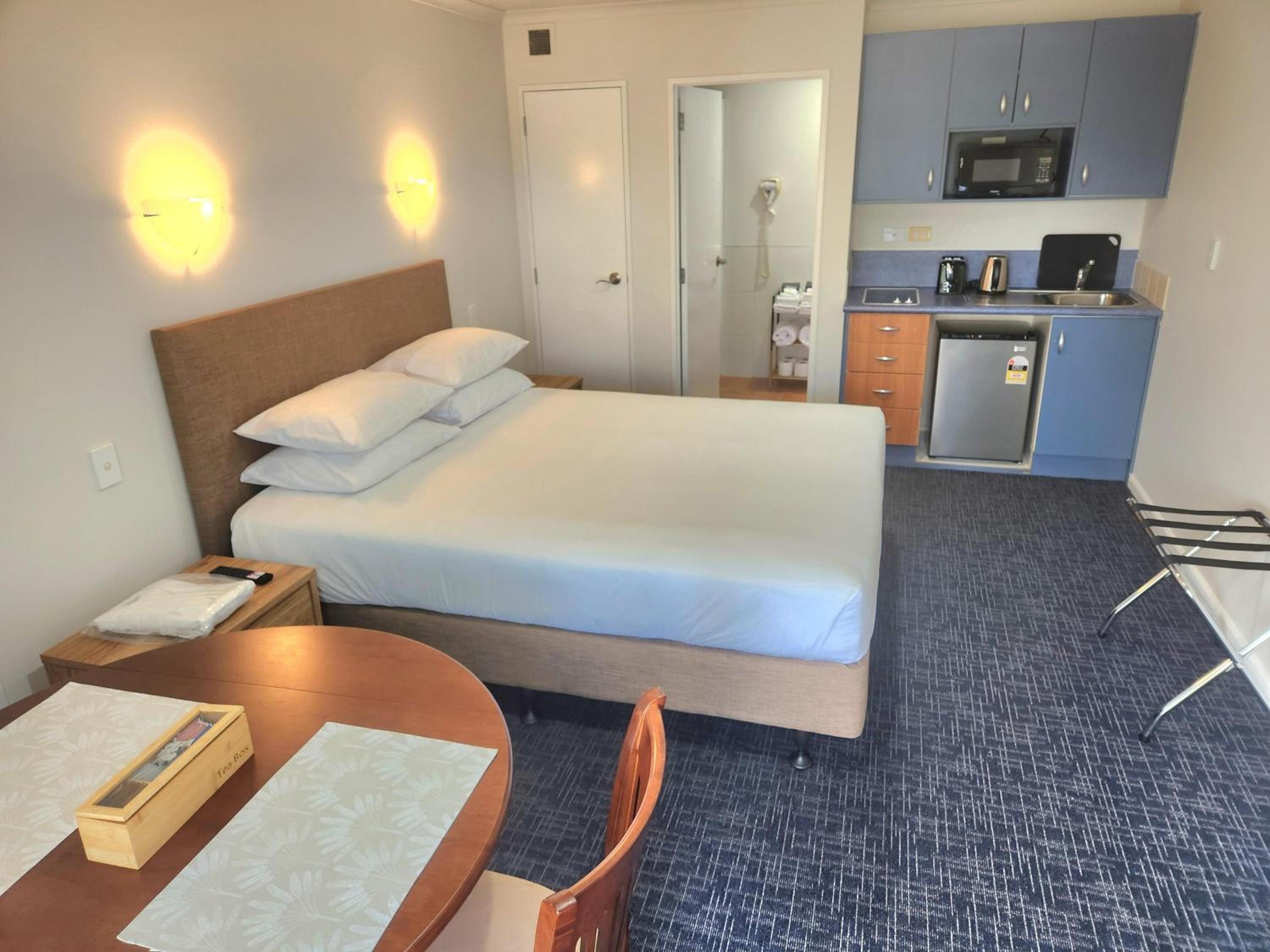 One-Bedroom Apartment - Photo 4