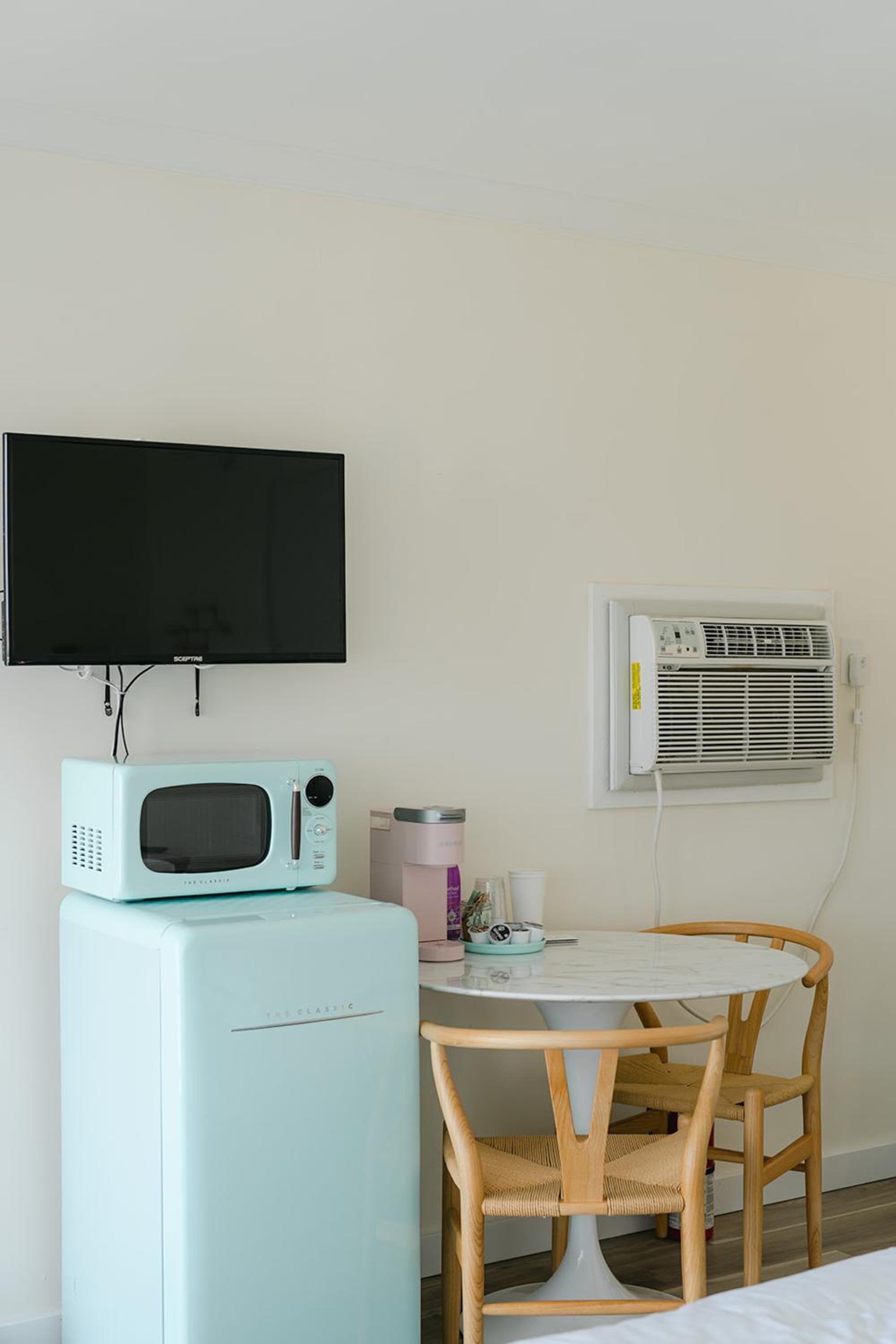 Standard King Room photo 3