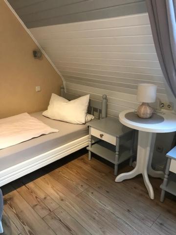 Budget Twin Room photo 2