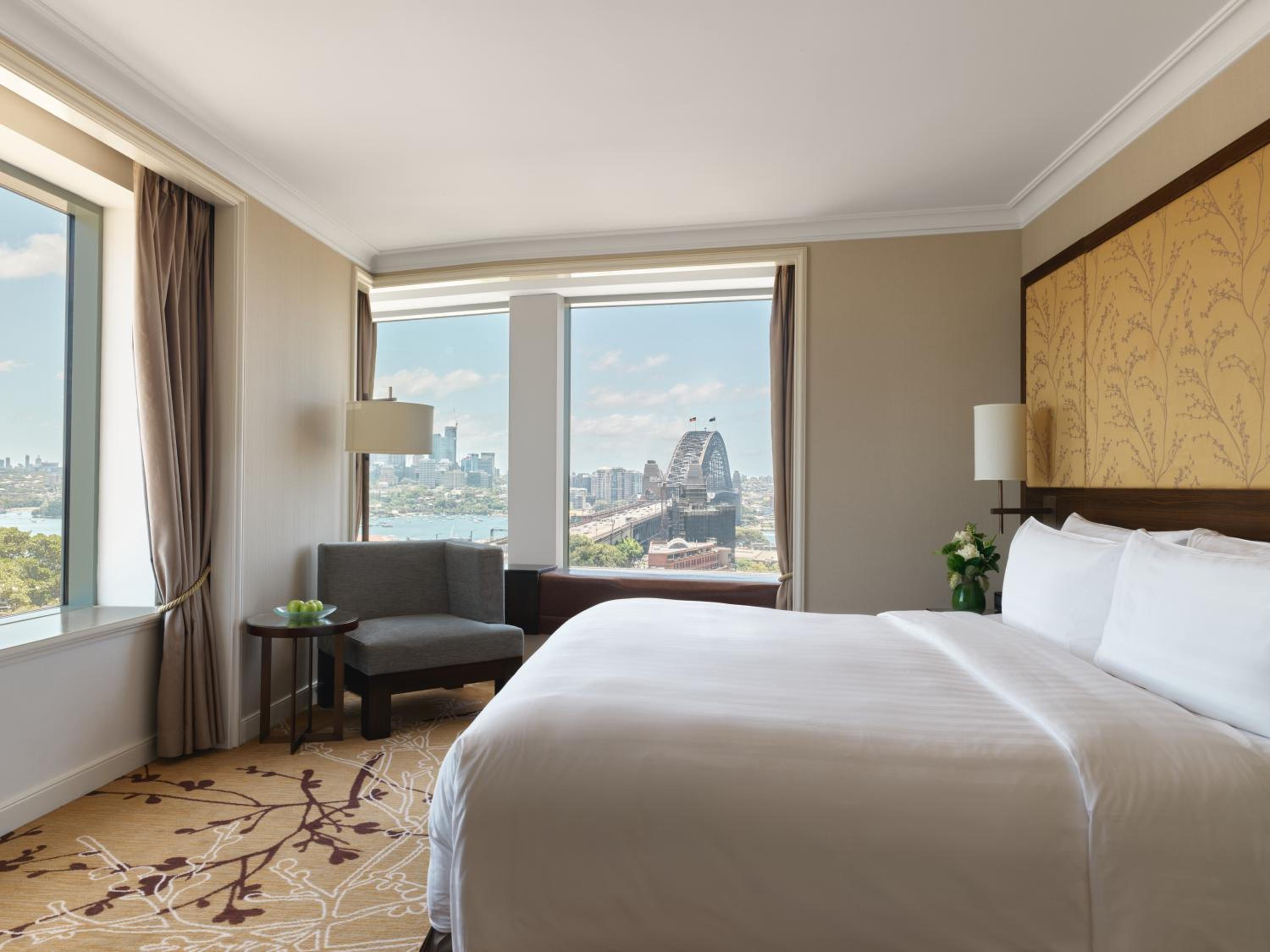 Harbor Bridge Suite with Club Lounge Access